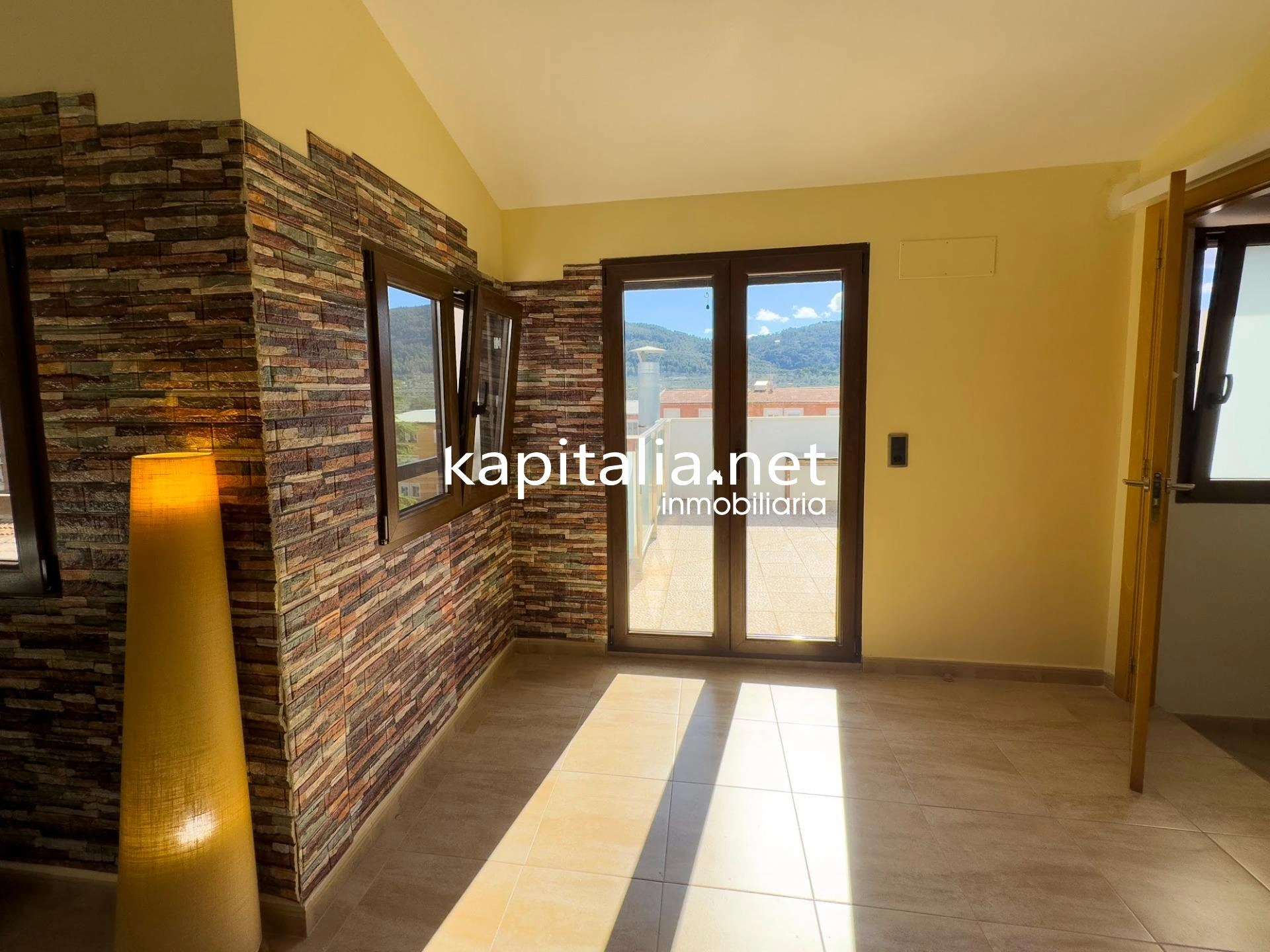 GRAN CASA A LA VENTA EN BOCAIRENT