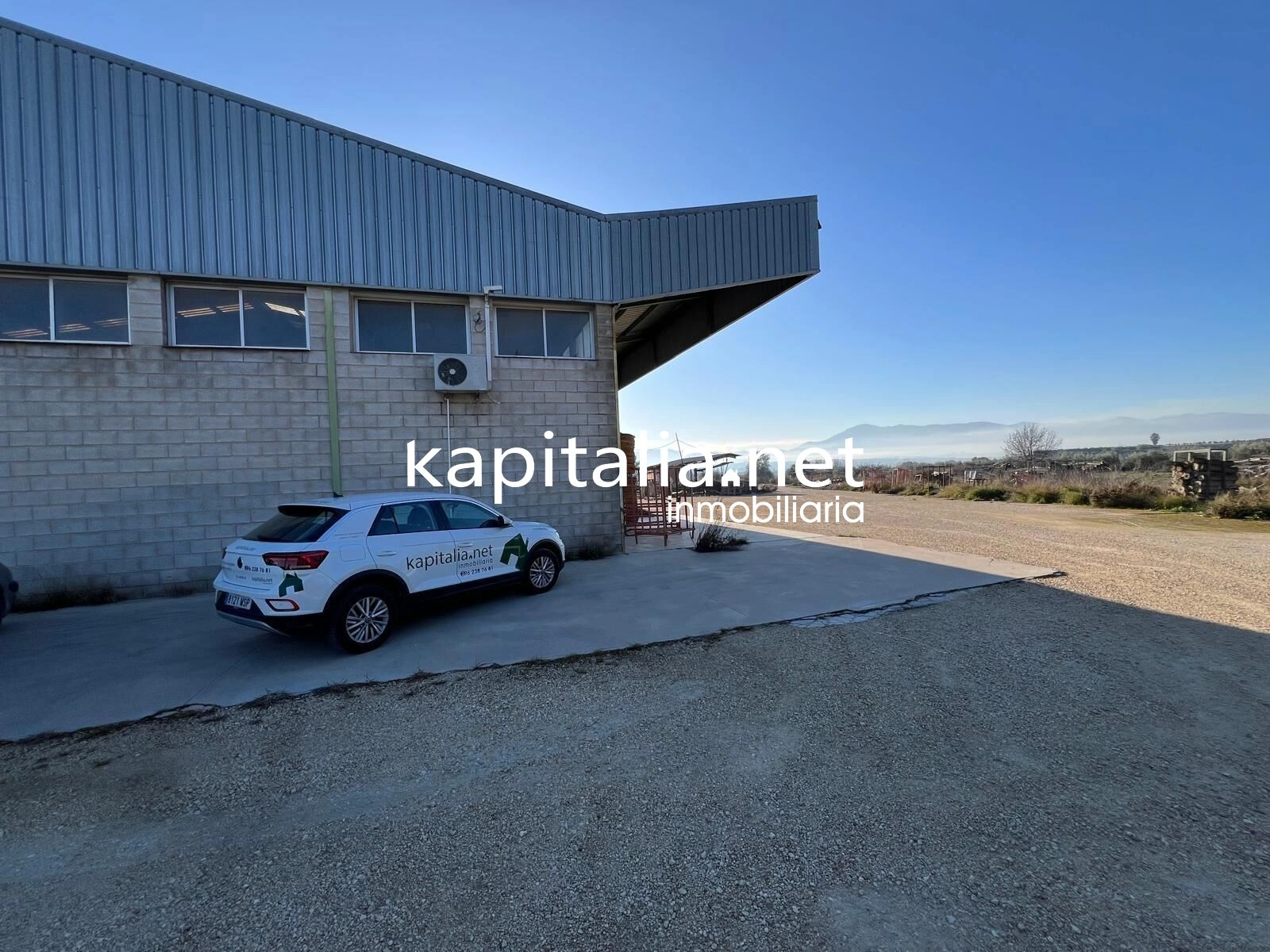 09907 - ESTUPENDA NAVE A LA VENTA EN QUATRETONDA