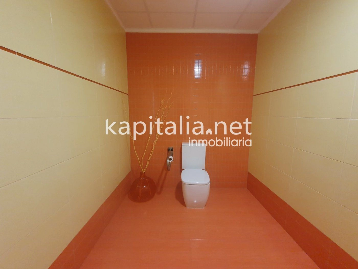 06822 - Commercial premises for rent in Ontinyent.
