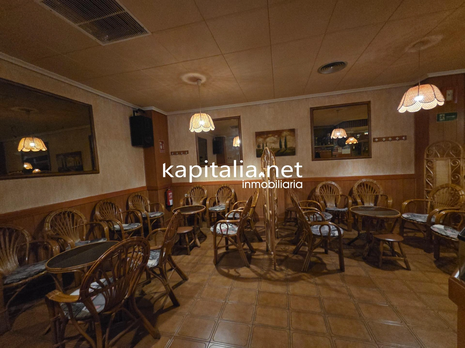 10172 - Emblemático Pub con licencia a la venta en Ontinyent