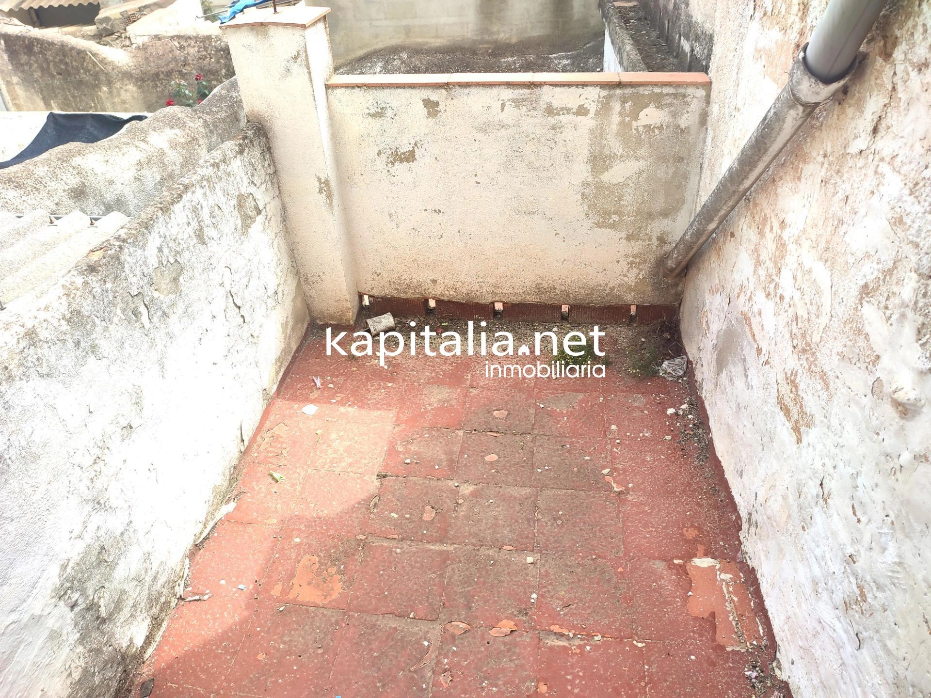 09240 - CASA A LA VENTA PARA REFORMAR EN AGULLENT