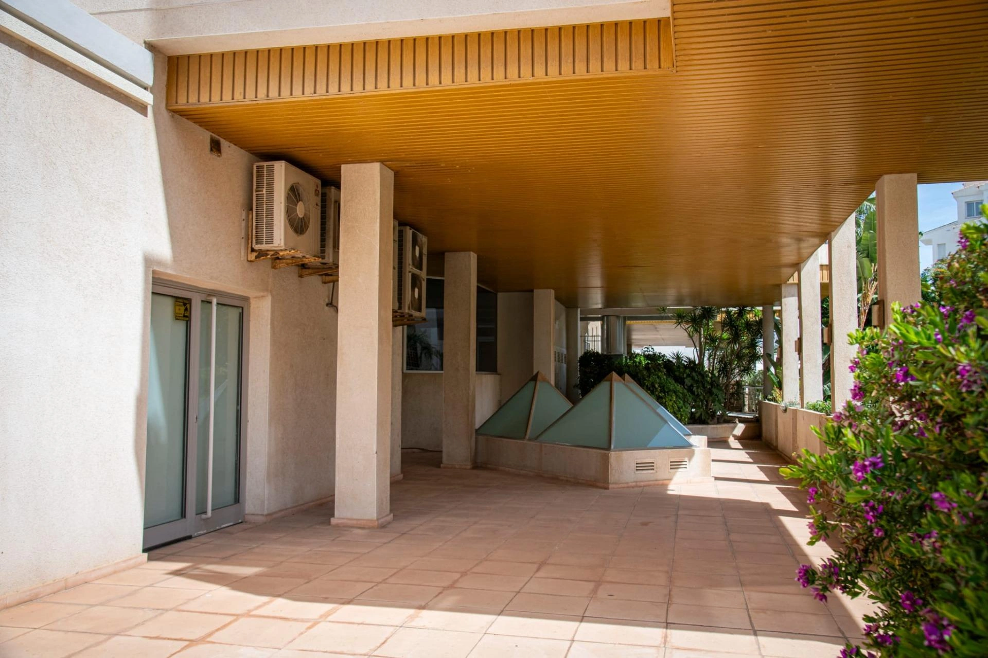 09371 - Local comercial en Altea avenida Conde de Altea