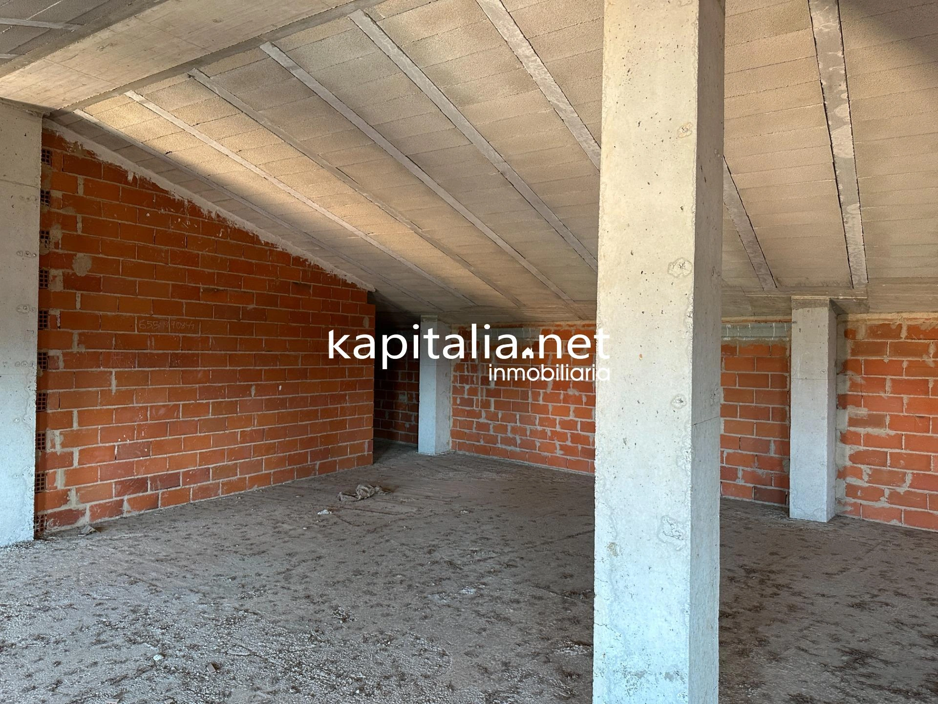 EDIFICIO A LA VENTA EN AGULLENT