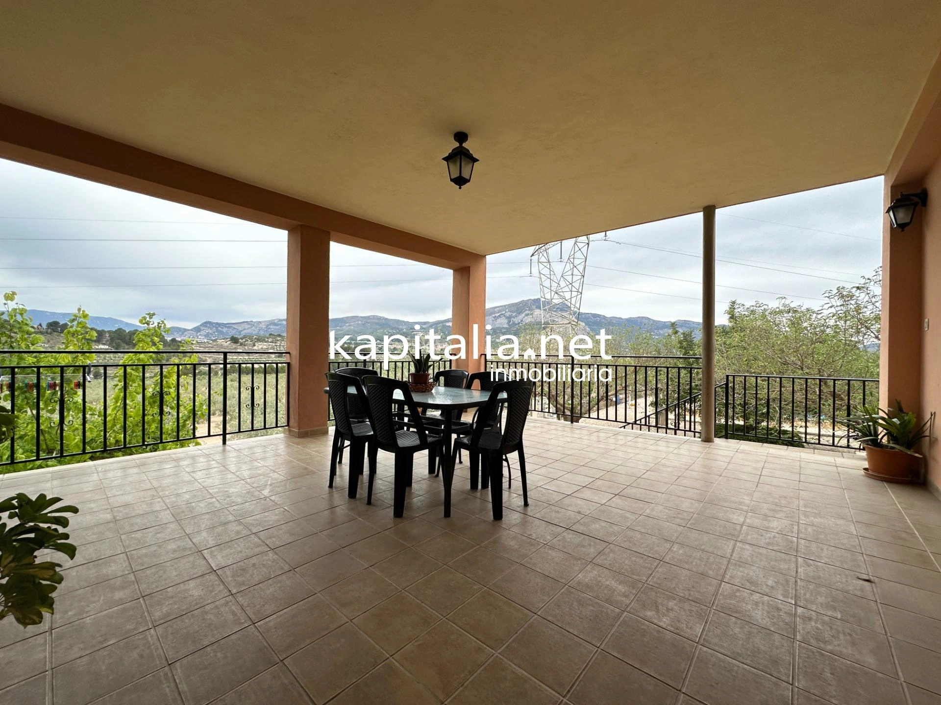 Chalet a la venta en Cocentaina, Alicante.