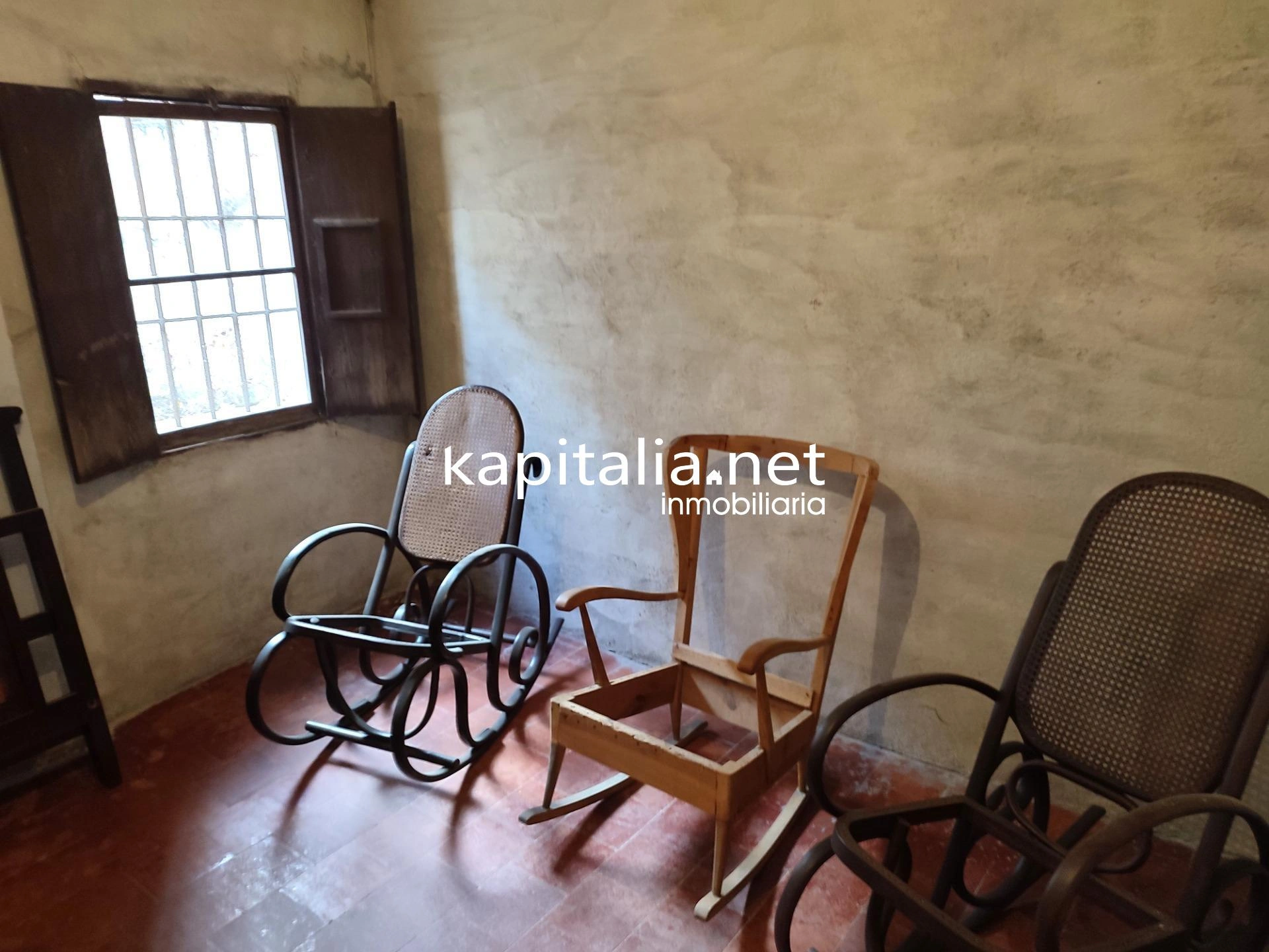 08871 - CASA A LA VENTA EN COCENTAINA, UBICADA EN ZONA ANTIGUA DEL PUEBLO.