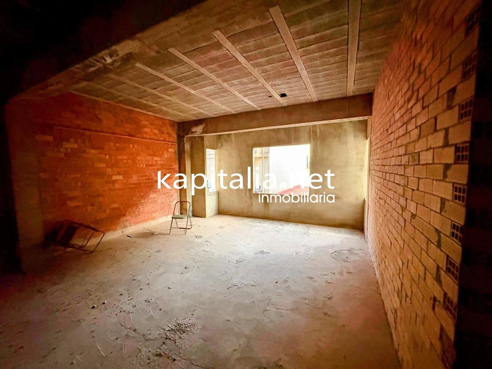 EDIFICIO DE 3 PLANTAS PARA TERMINAR DE CONSTRUIR A LA VENTA EN MANUEL