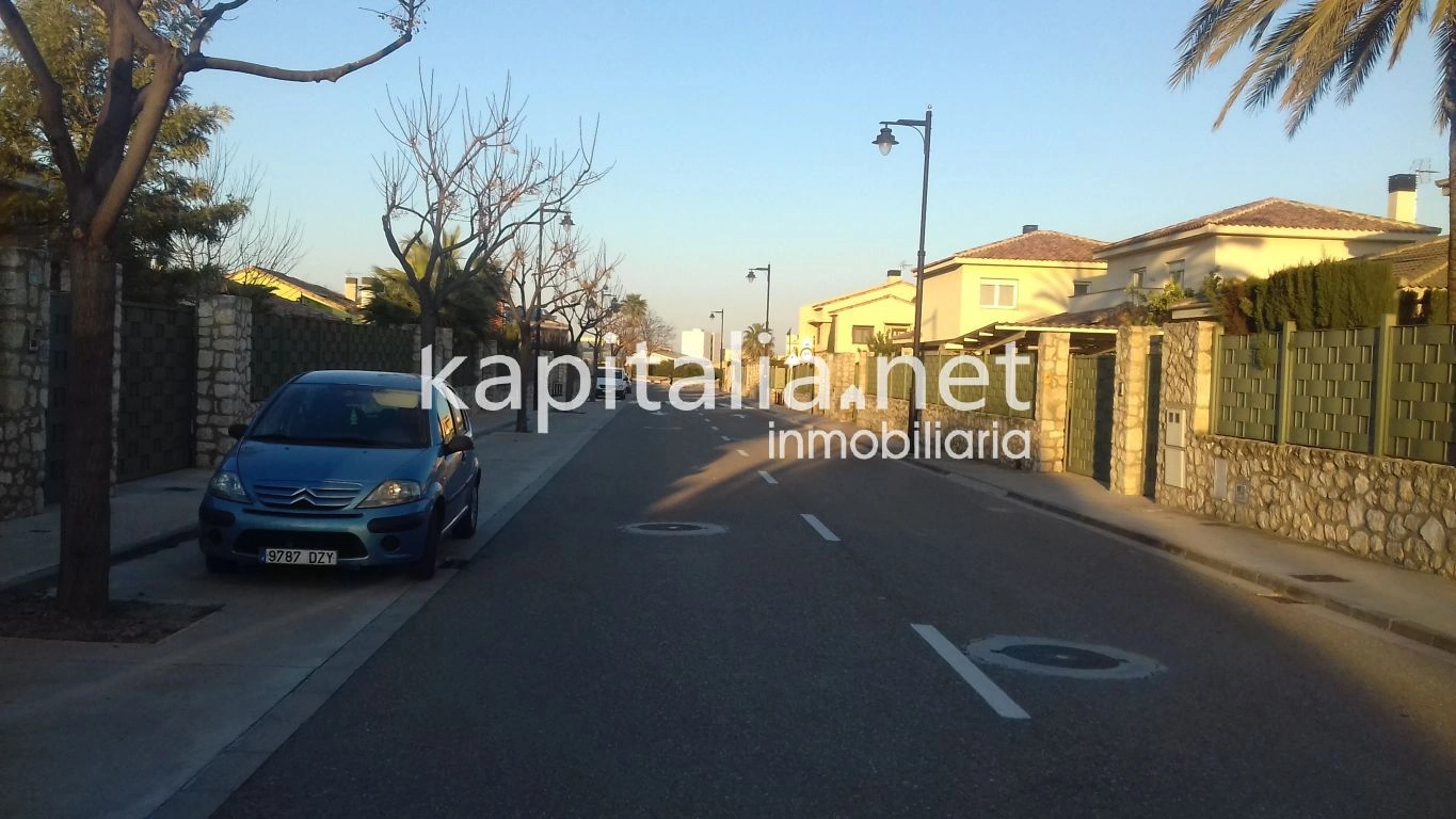 03123 - Parcela en venta en la urbanización las aguas de Ontinyent.