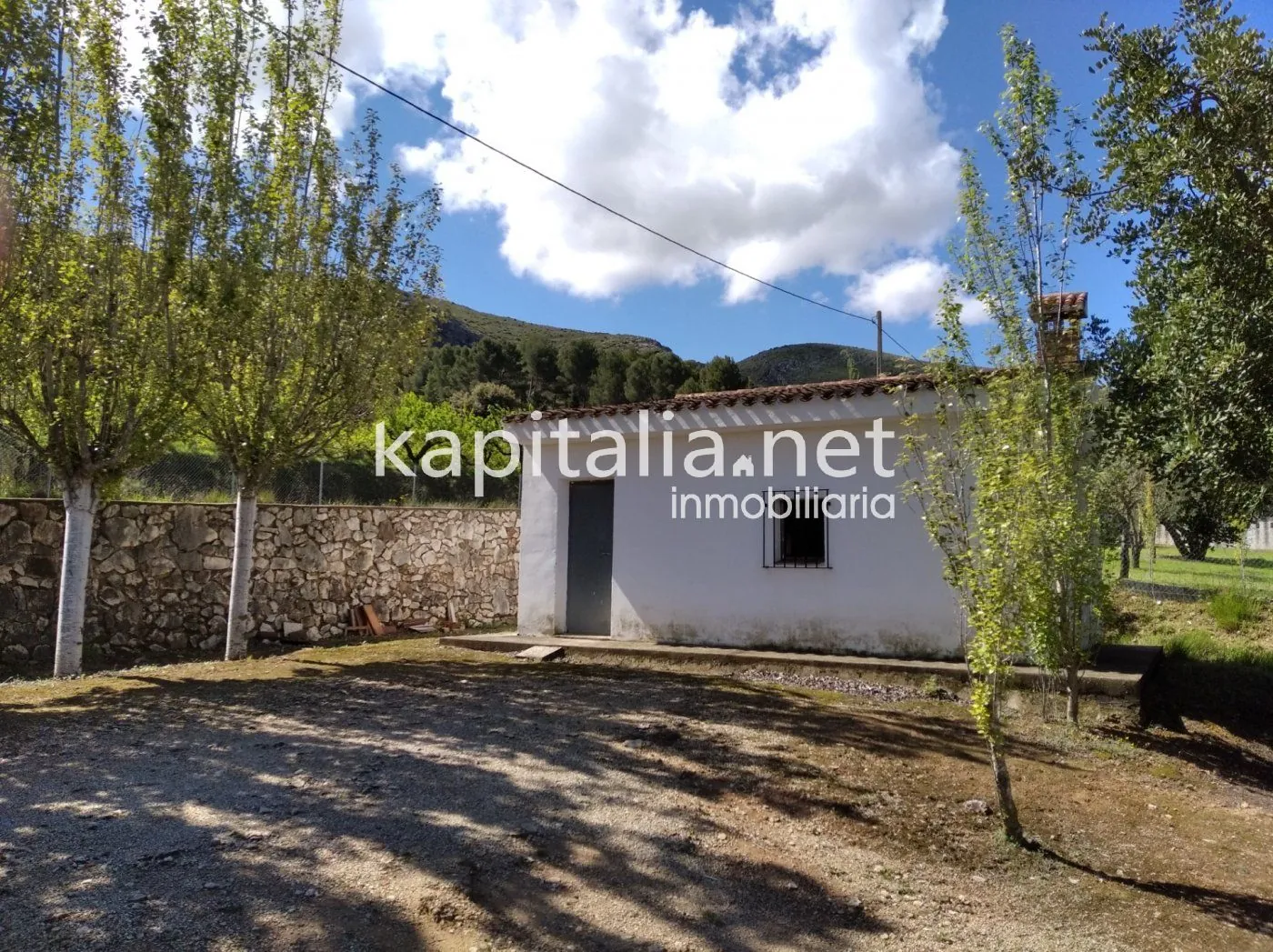 Casa con terreno a la venta en Ontinyent, zona Pou Clar.