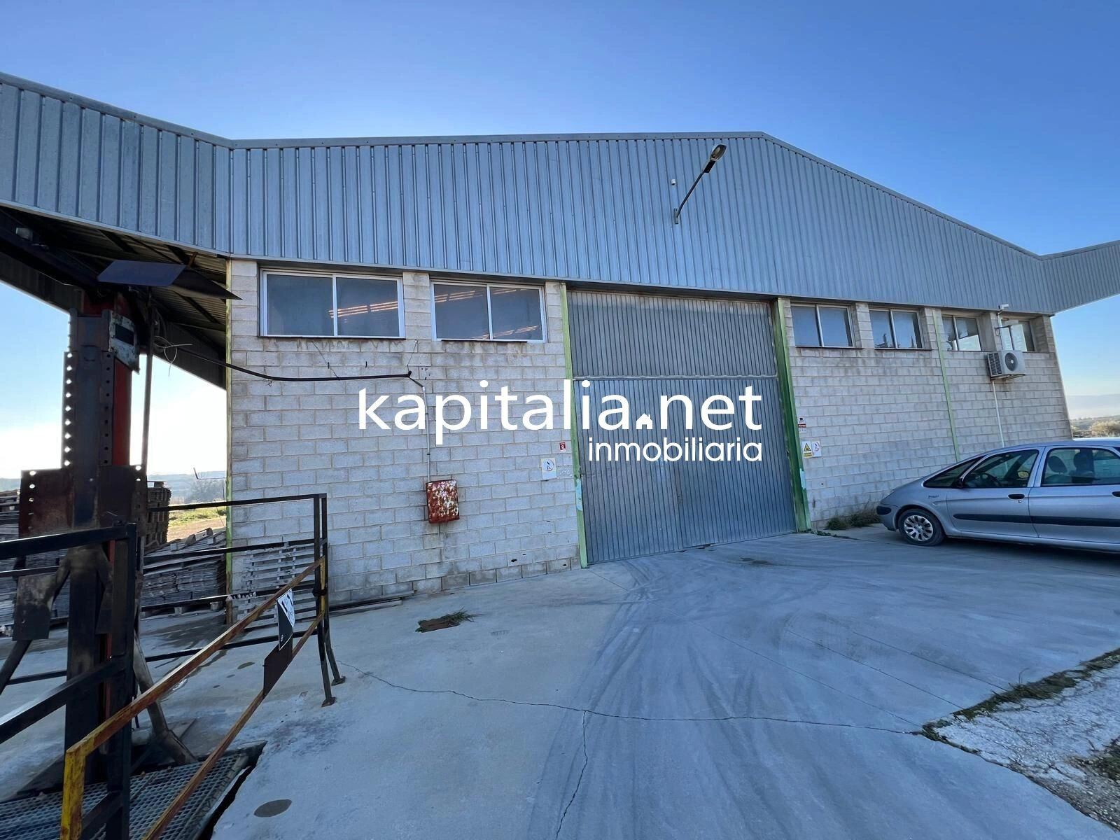 09907 - ESTUPENDA NAVE A LA VENTA EN QUATRETONDA