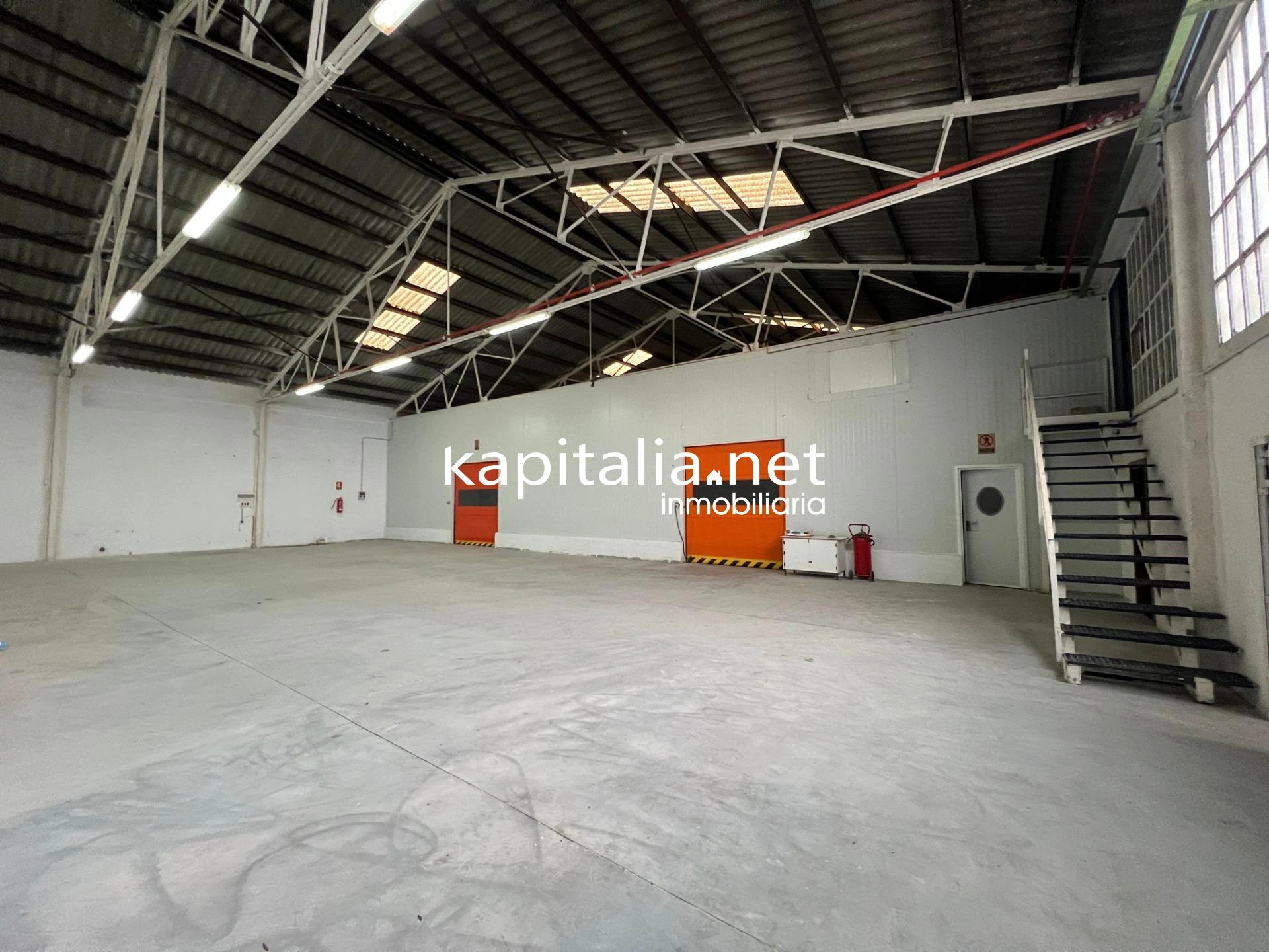 08998 - Nave a la venta y alquiler en Agullent