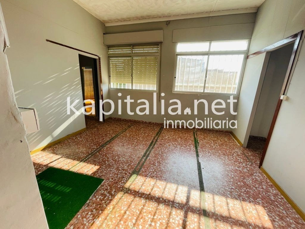 06570 - Local comercial en venta y alquiler en L´Olleria (Valencia)