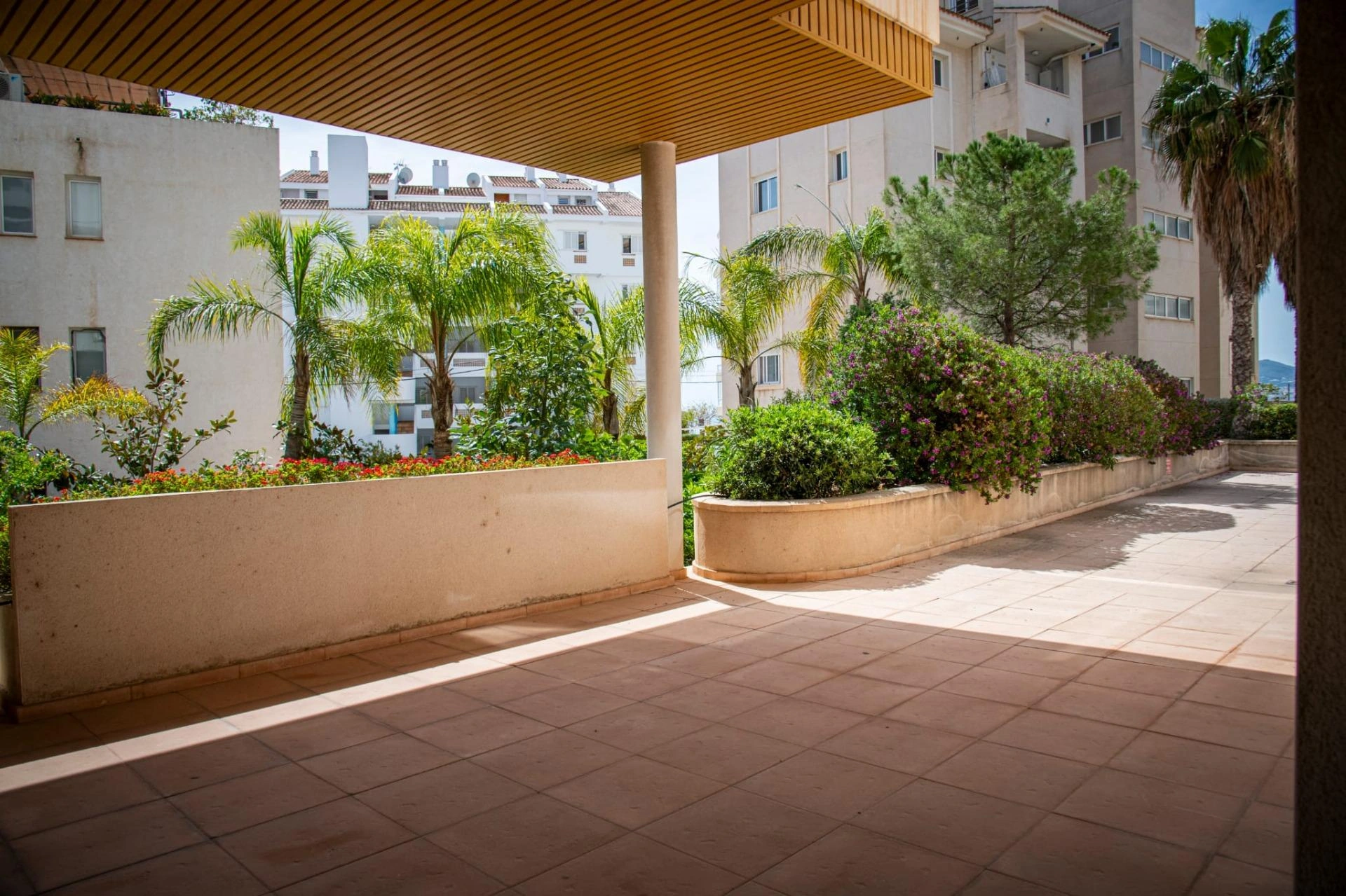 09371 - Local comercial en Altea avenida Conde de Altea