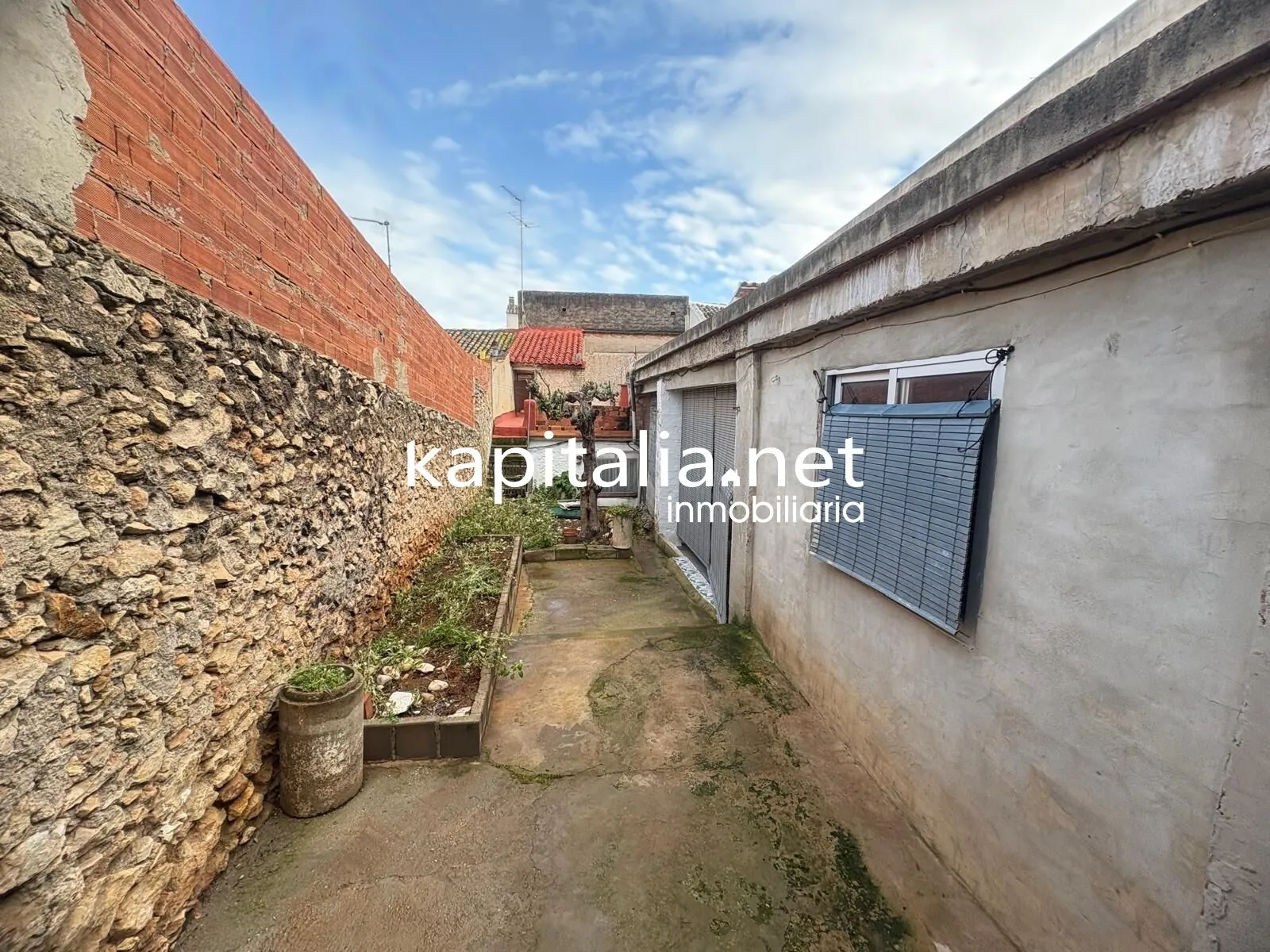 09847 - BONITA CASA A LA VENTA EN L'ENOVA