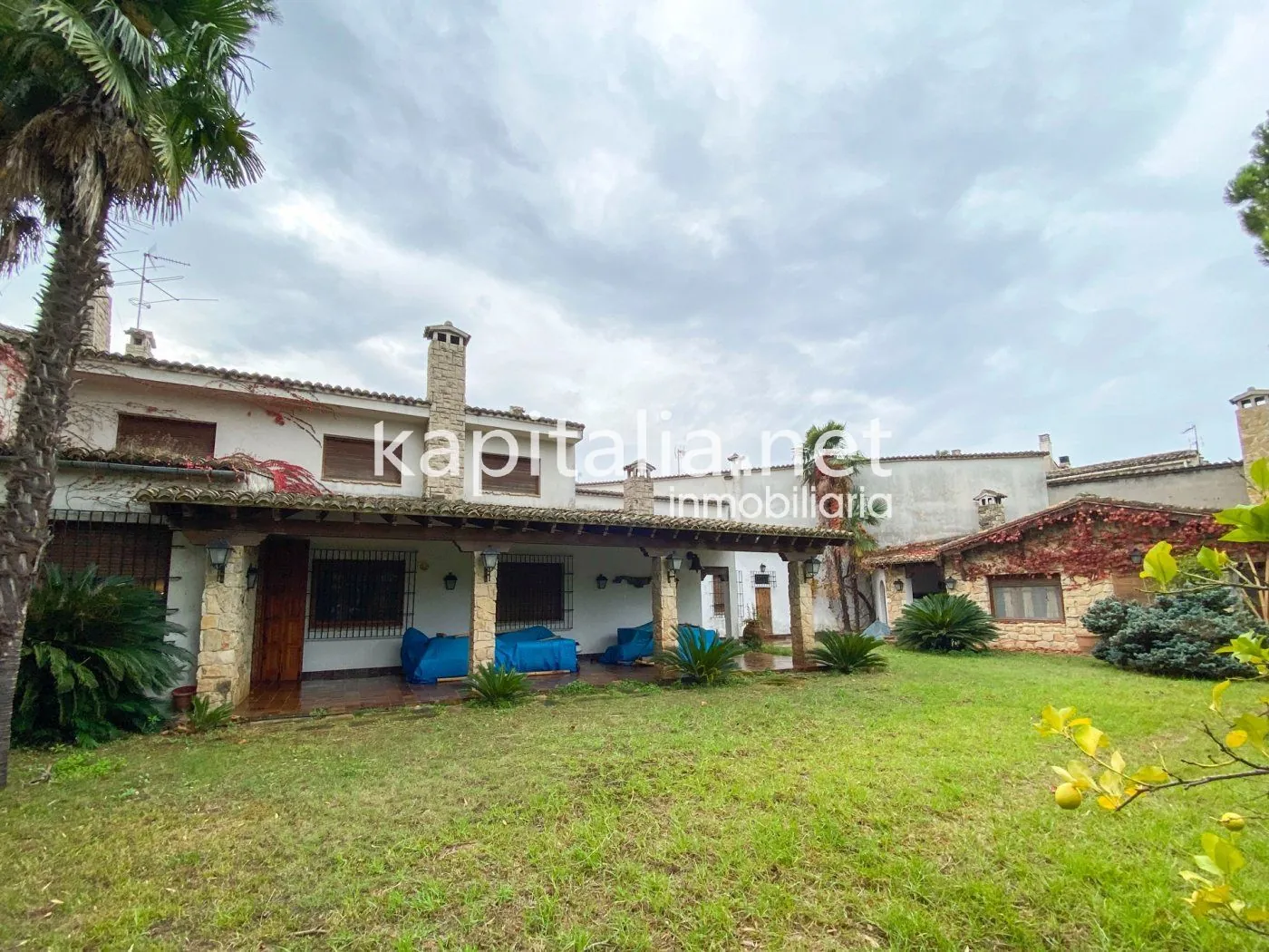 06369 - Casa señorial con gran jardín en el centro de Atzeneta d'Albaida