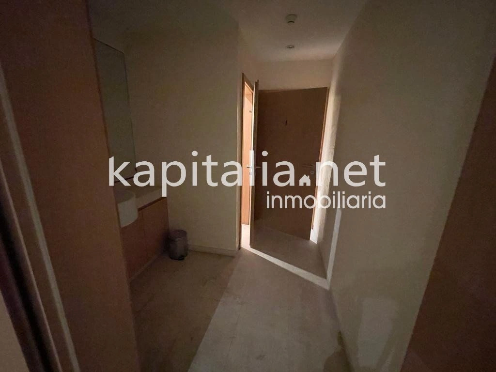 01958 - Commercial premises for rent in the centre of Valencia (Valencia)