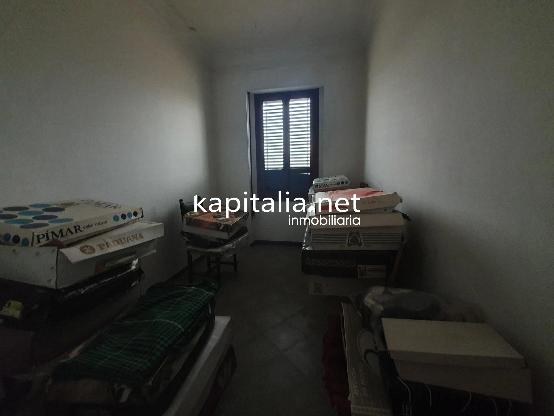 Edificio a la venta recayente a dos calles en Ontinyent