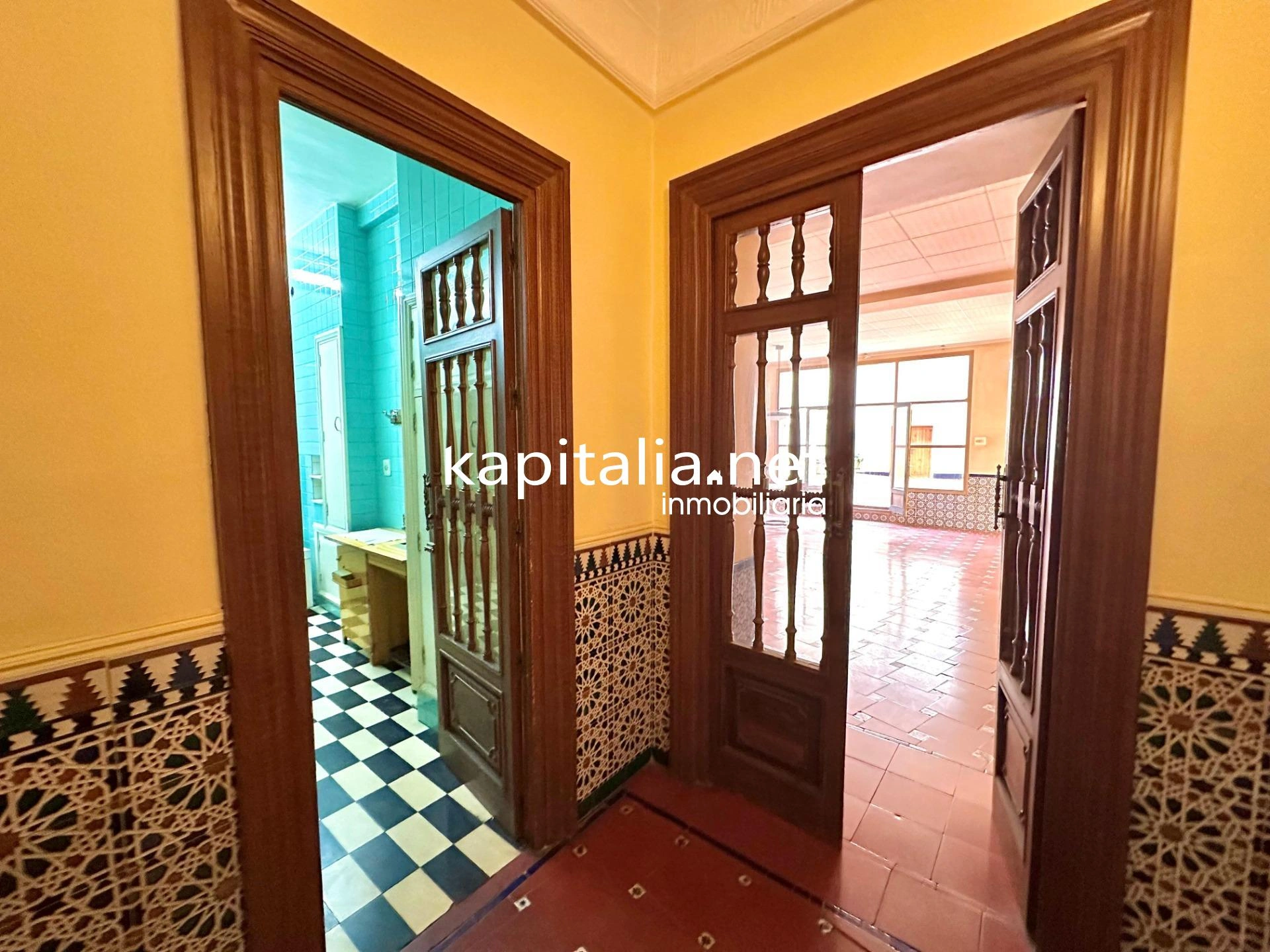 09750 - Gran casa con encanto a la venta en Alcoy