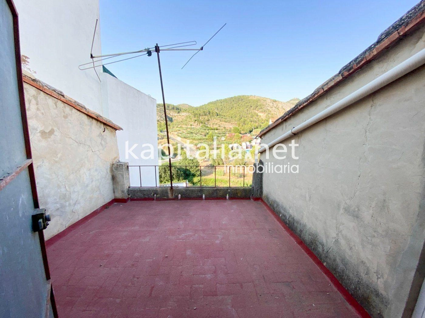09802 - Casa de pueblo a la venta en Salem