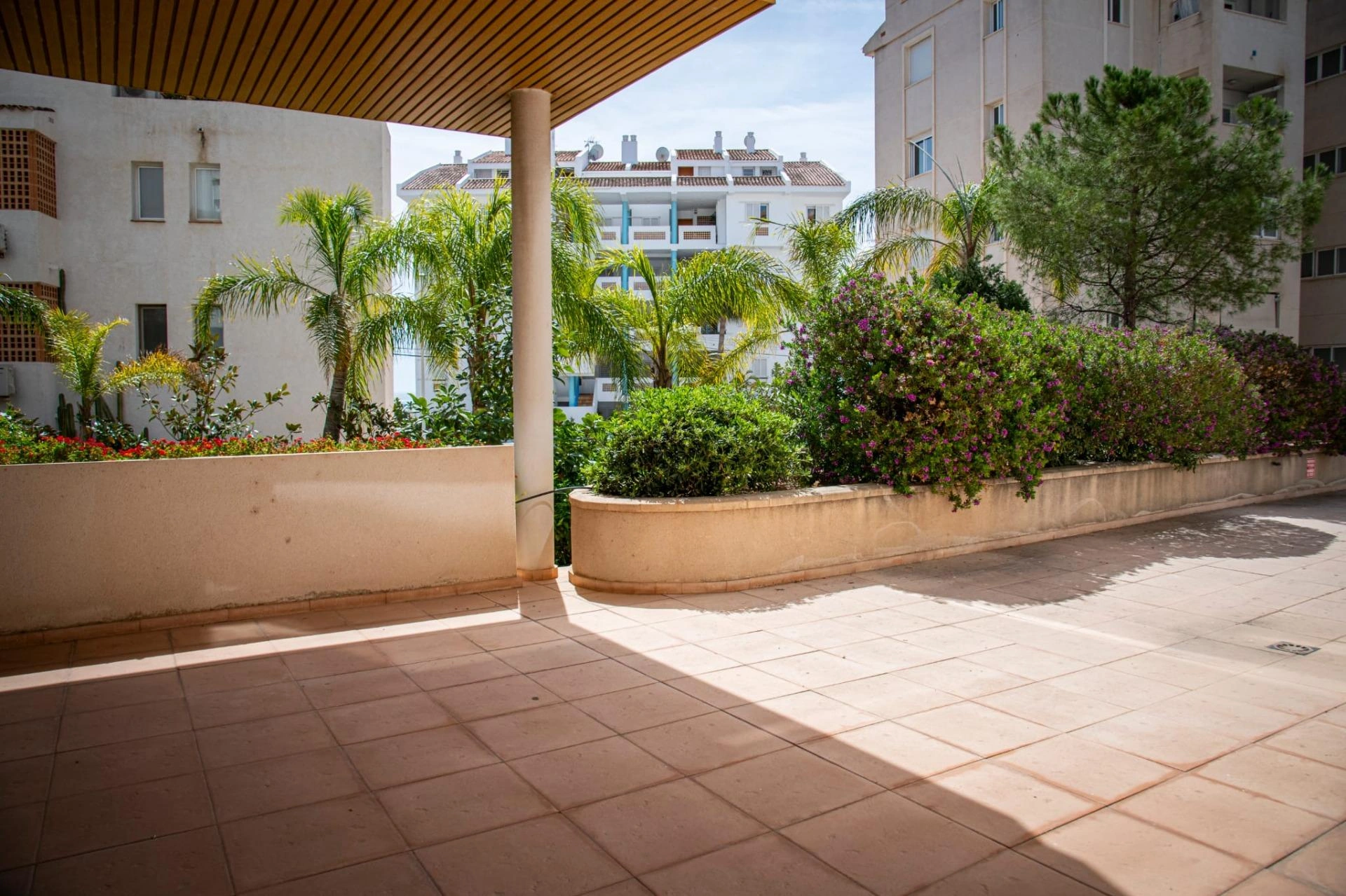 09371 - Local comercial en Altea avenida Conde de Altea
