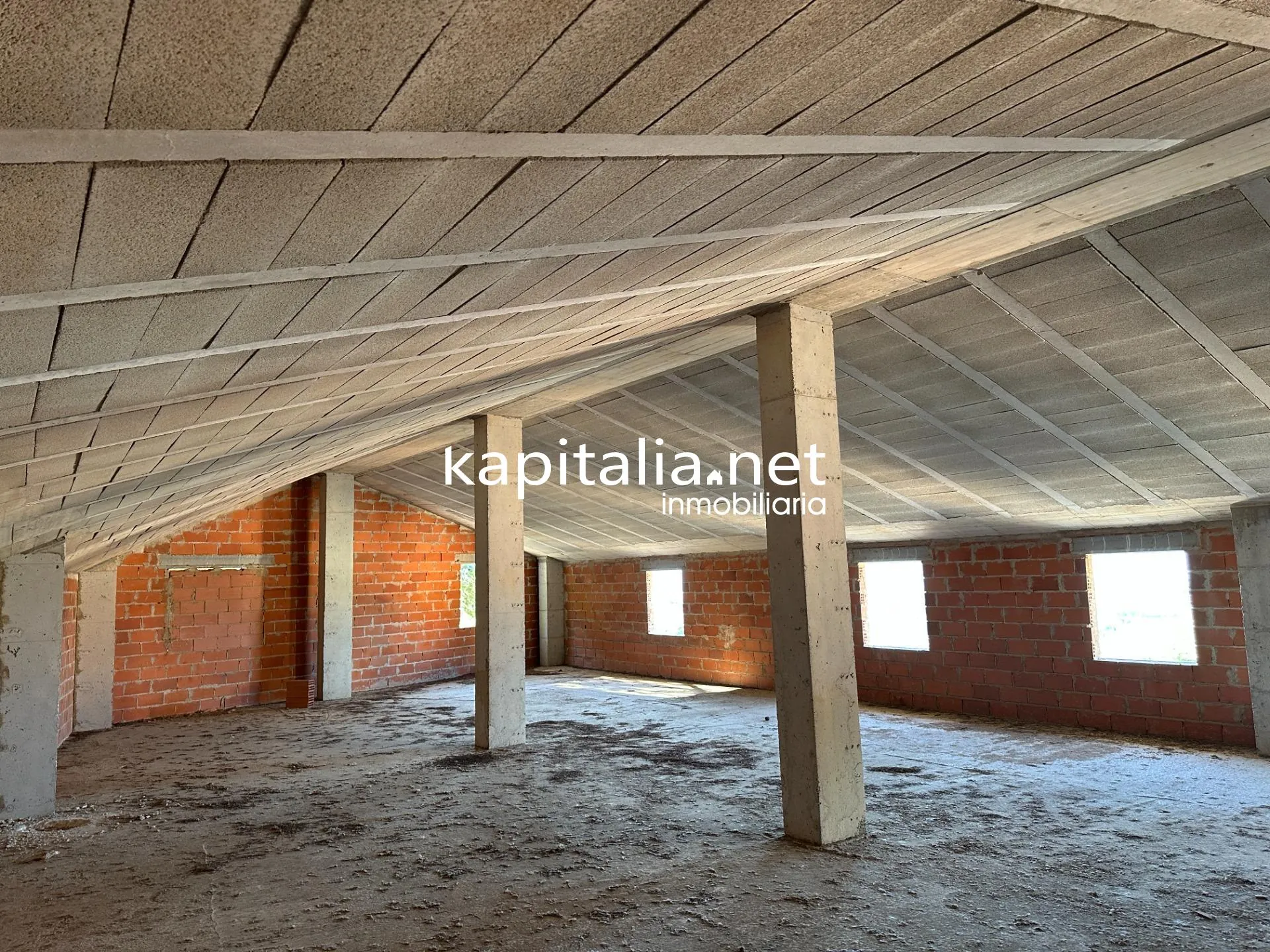EDIFICIO A LA VENTA EN AGULLENT