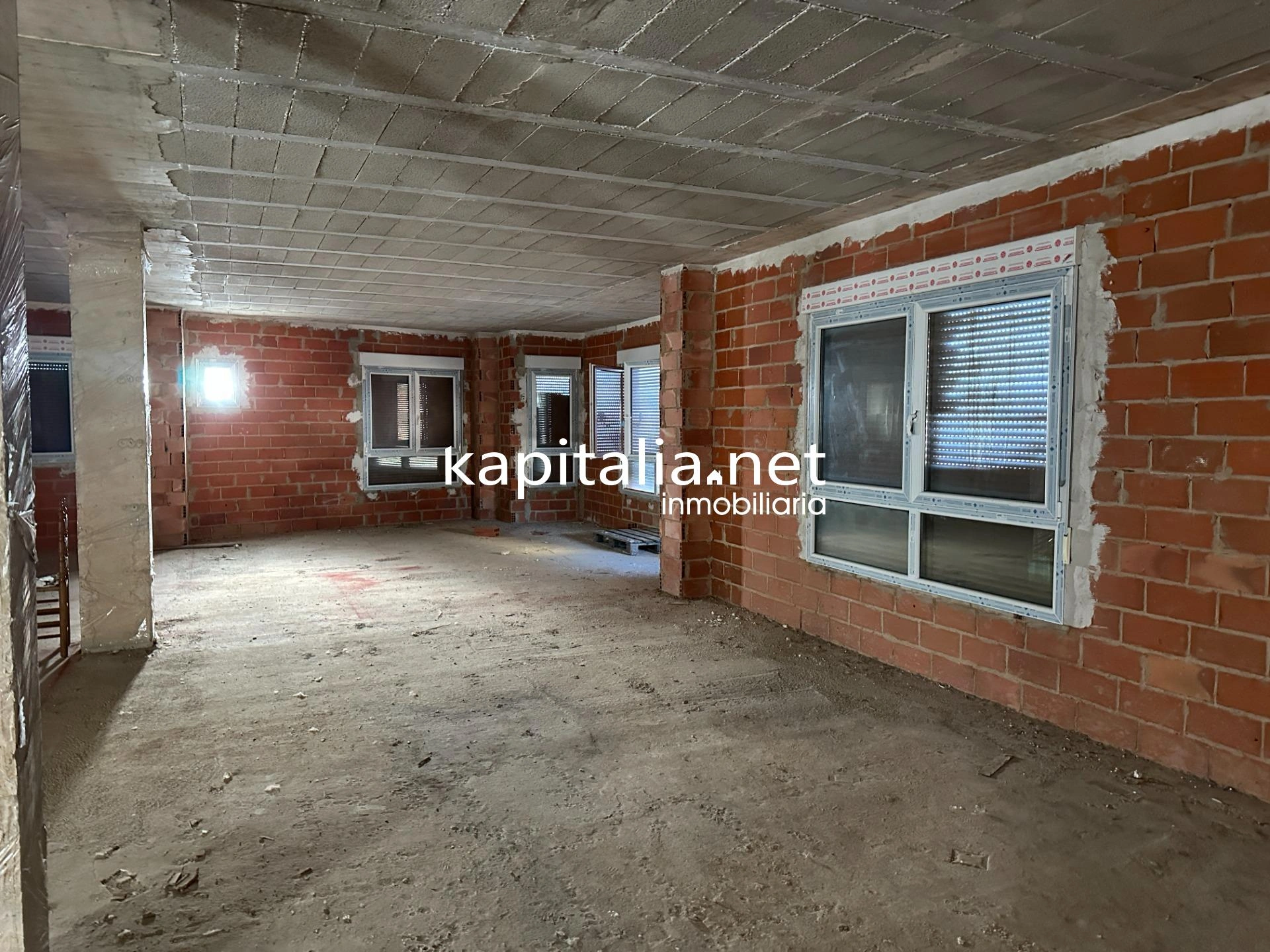 EDIFICIO A LA VENTA EN AGULLENT