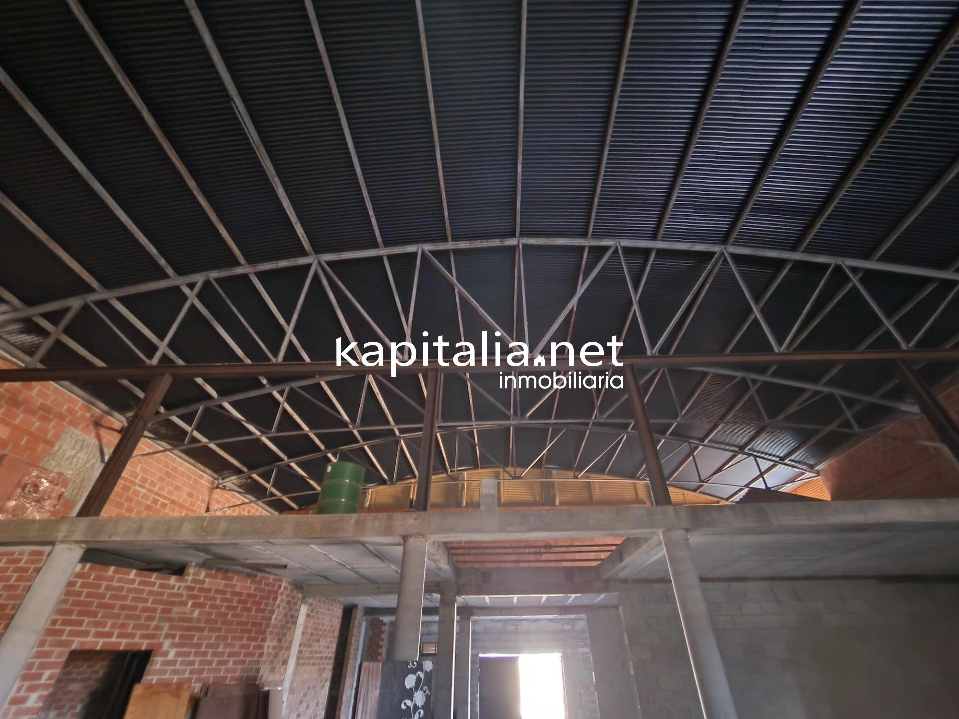 08854 - Nave en venta más 30.000m2 de parcela en Belgida