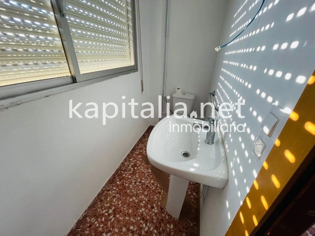 06570 - Local comercial en venta y alquiler en L´Olleria (Valencia)