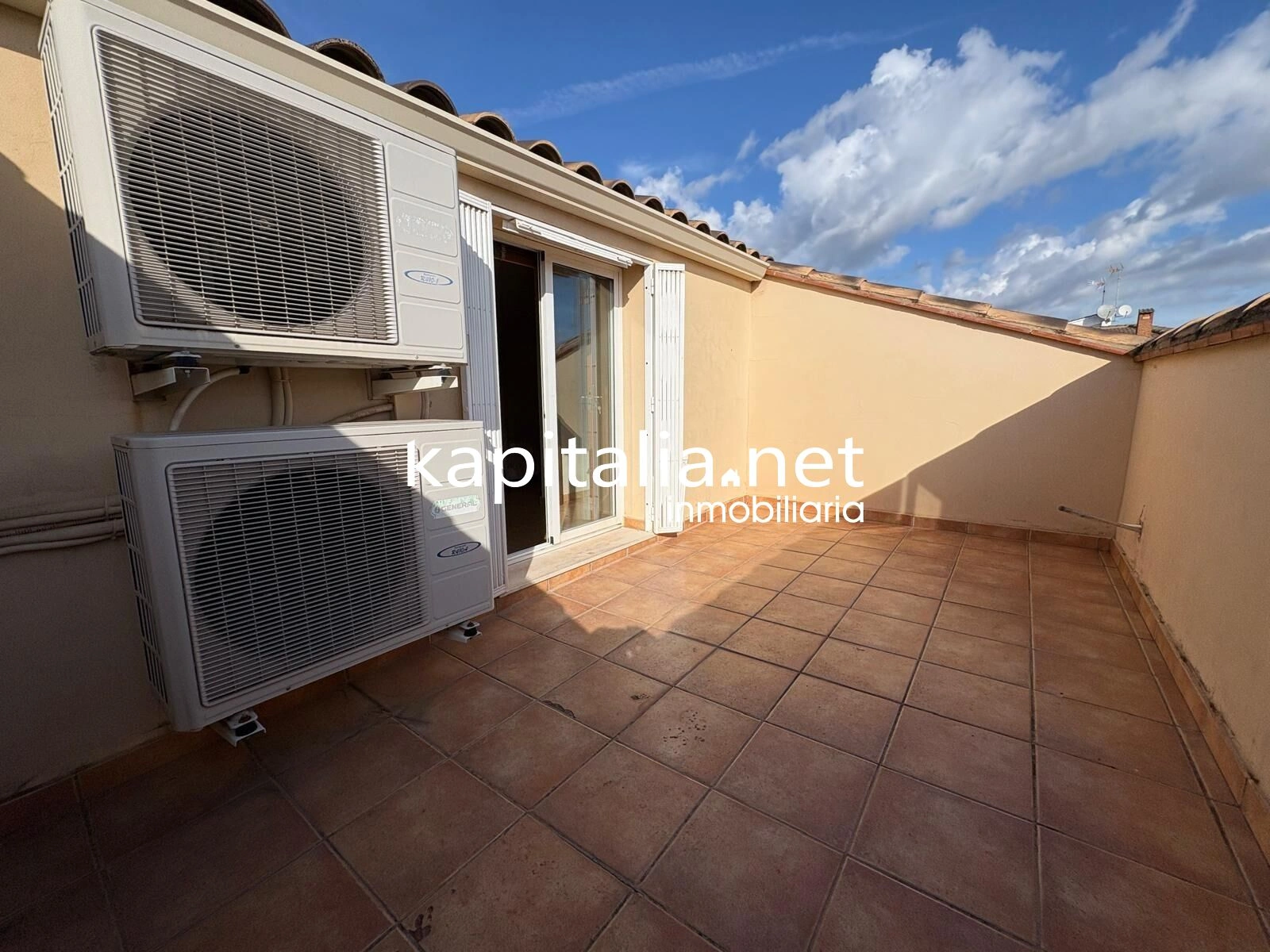EXCLUSIVE SEMI-DETACHED HOUSE FOR SALE, READY TO MOVE INTO IN ANNA