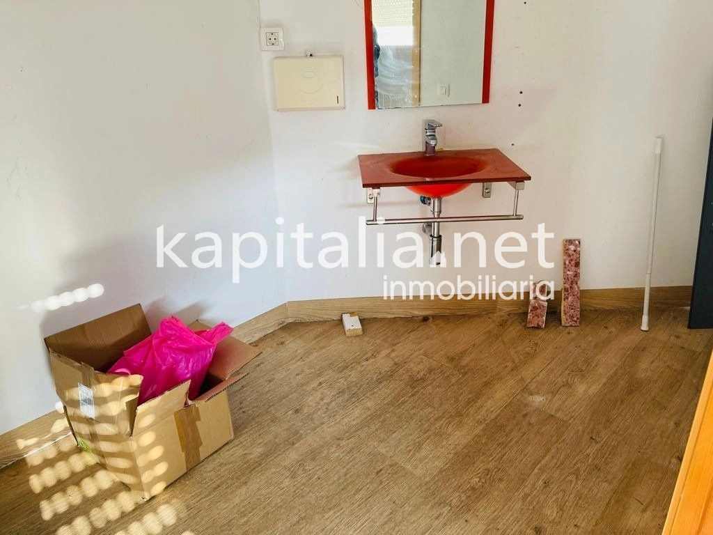 06570 - Local comercial en venta y alquiler en L´Olleria (Valencia)