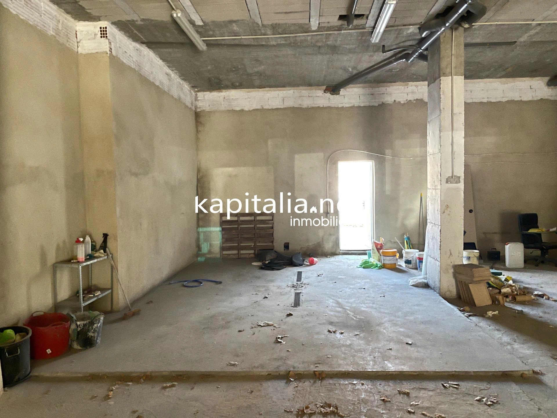 Local comercial en Albaida.