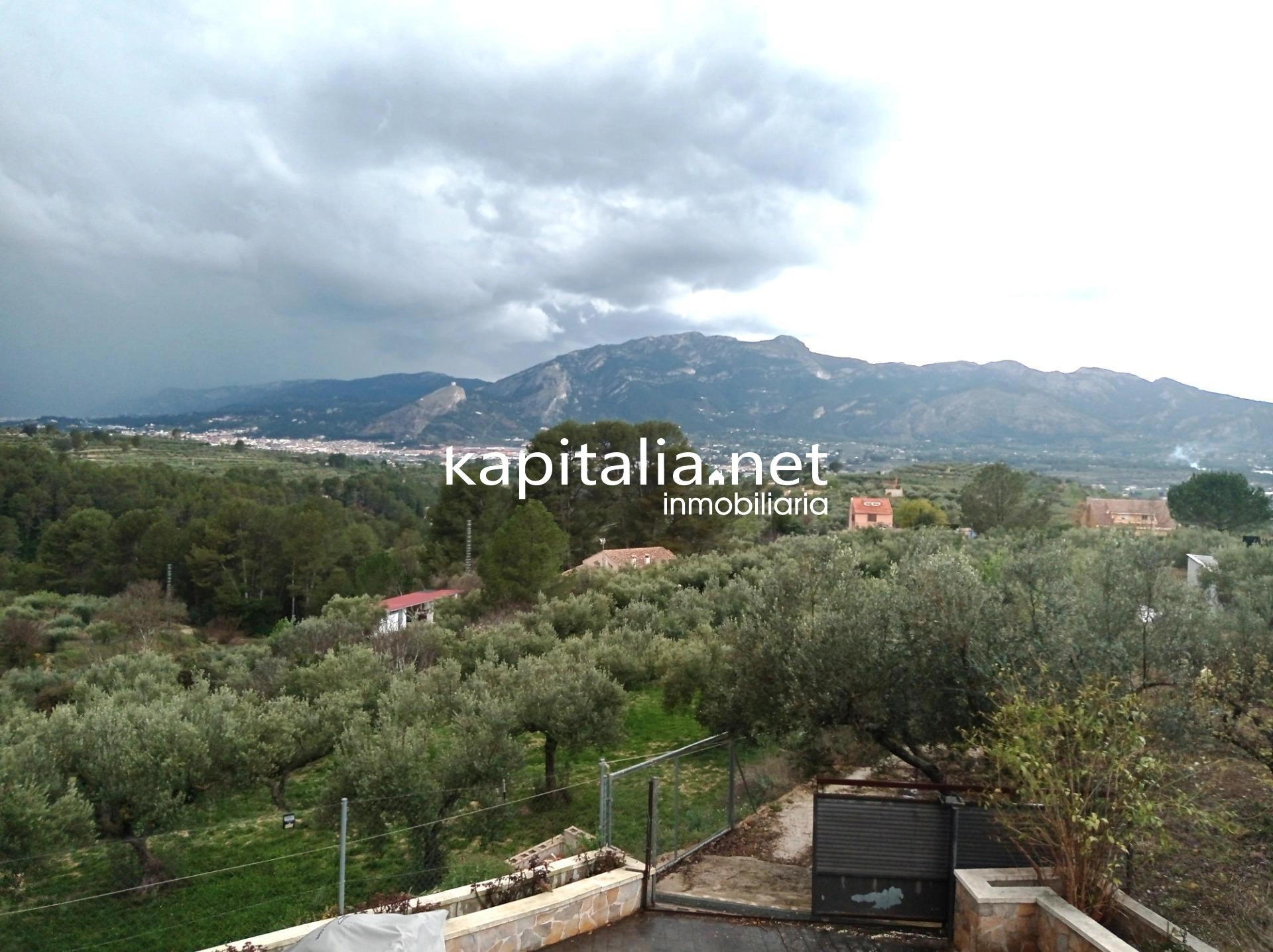 09827 - CHALET A LA VENTA EN BENILLUP, CON MAGNIFICAS VISTAS