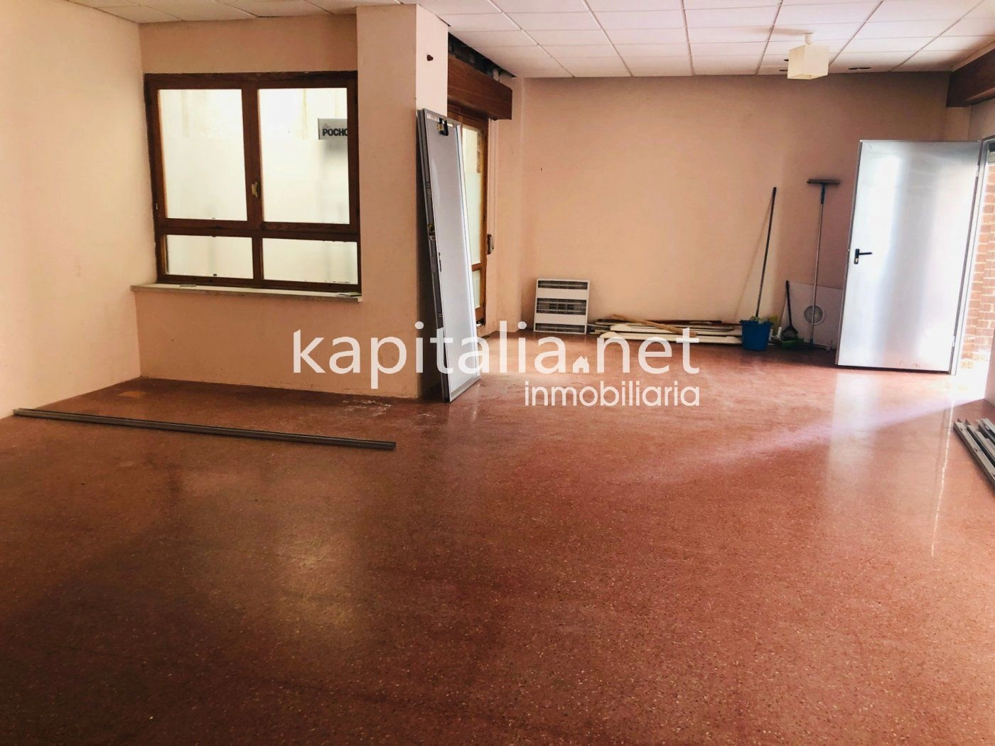 04981 - Local comercial a la venta en Banyeres de Mariola (Alicante)