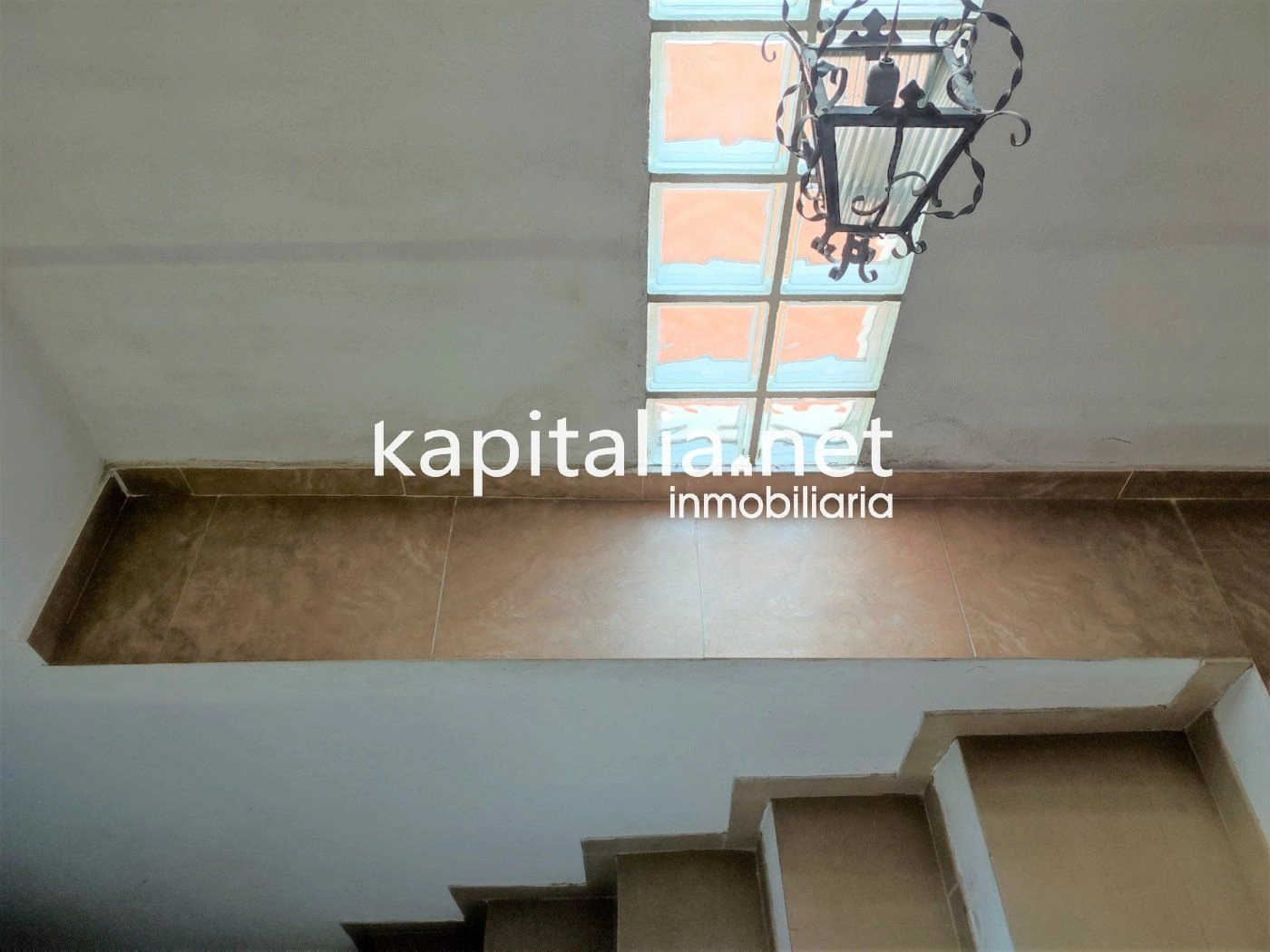 BONITA CASA REFORMADA A LA VENTA EN AGULLENT UBICADA EN ZONA TRANQUILA.