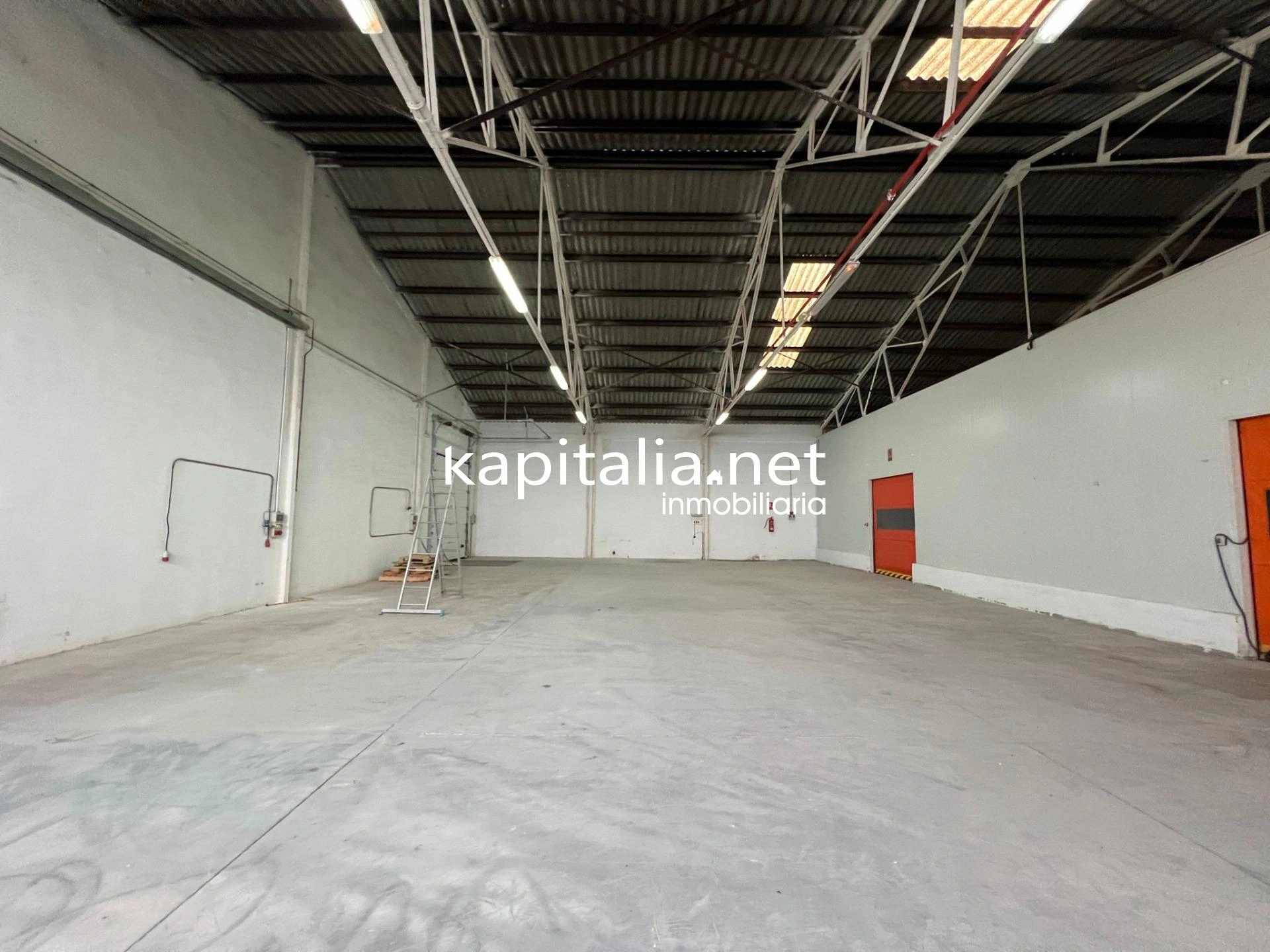 08998 - Nave a la venta y alquiler en Agullent