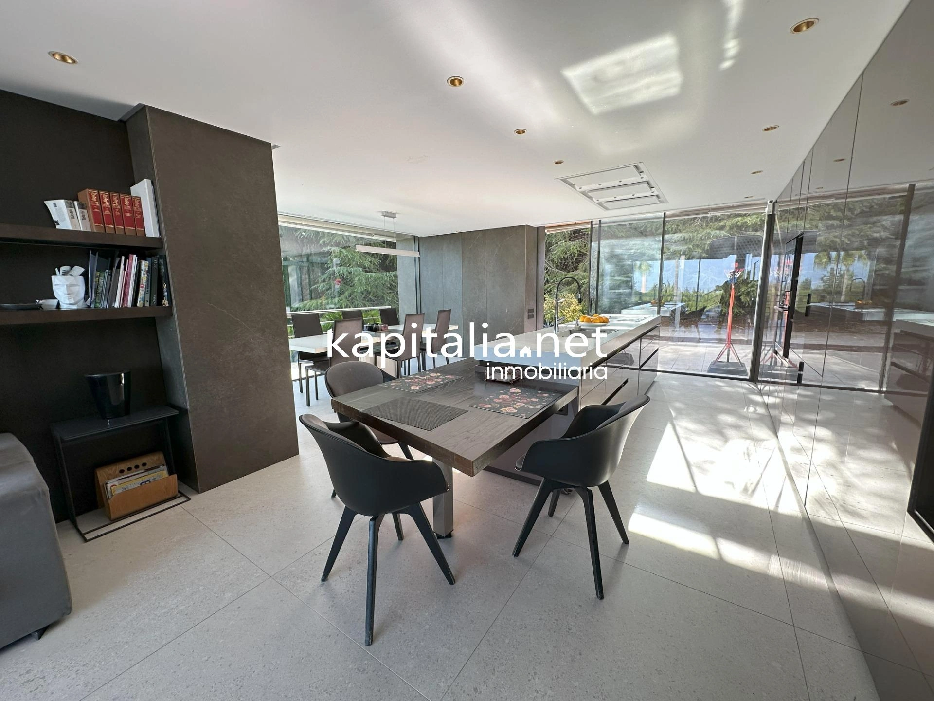 09605 - IMPRESIONANTE VILLA A LA VENTA EN LA PROVINCIA DE VALENCIA
