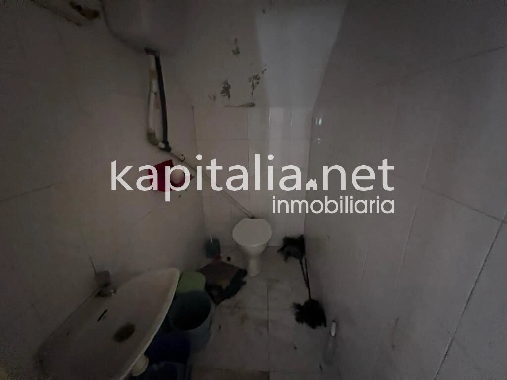 08699 - PISO Y BAJO COMECIAL CENTRICO A LA VENTA EN LA LLOSA DE RANES