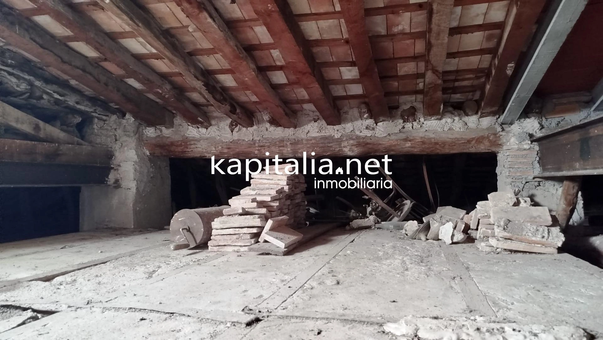 CASA EN VENTA EN AGRES