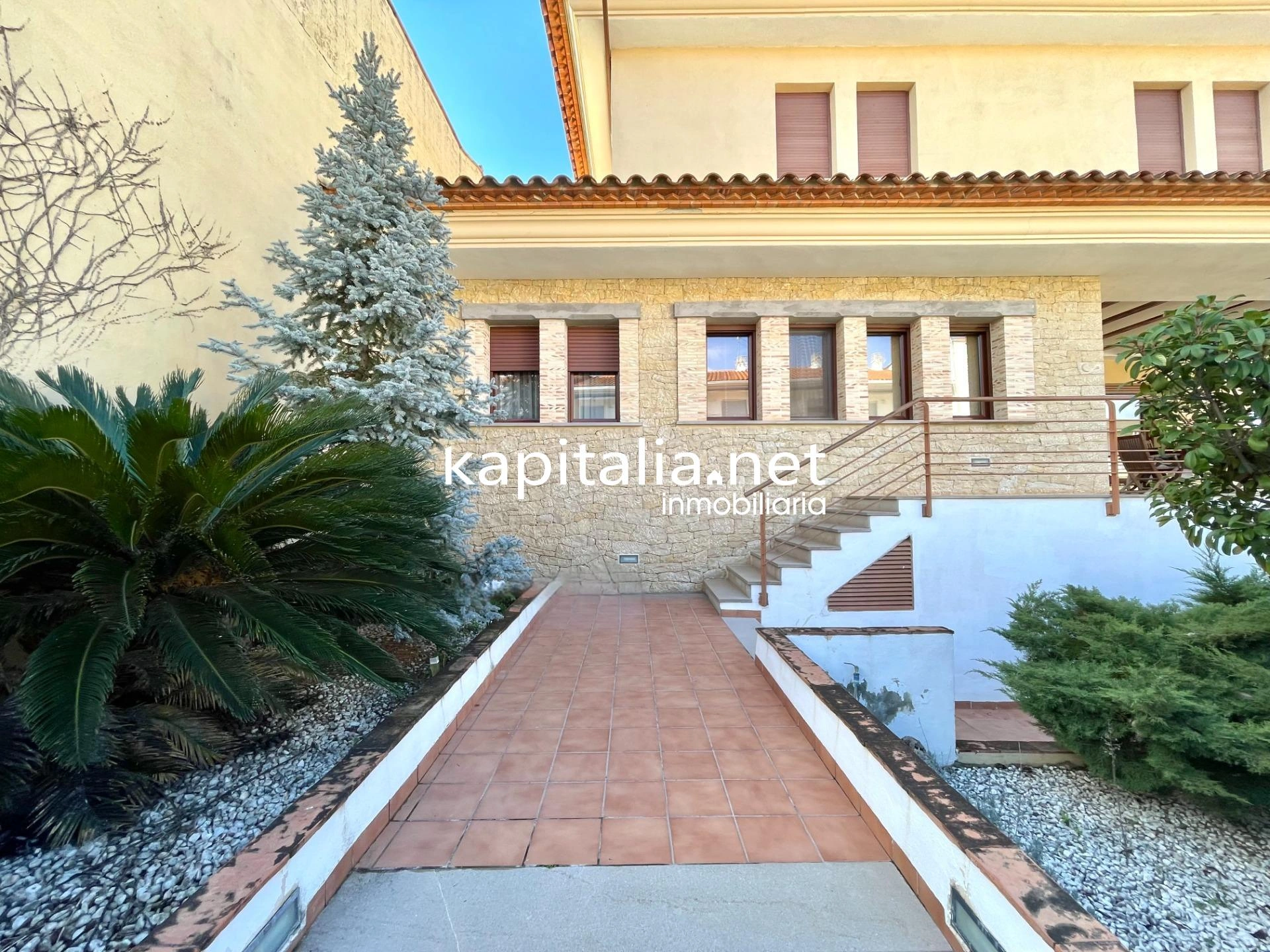 04130 - Espectacular casa adosada a la venta en Palomar