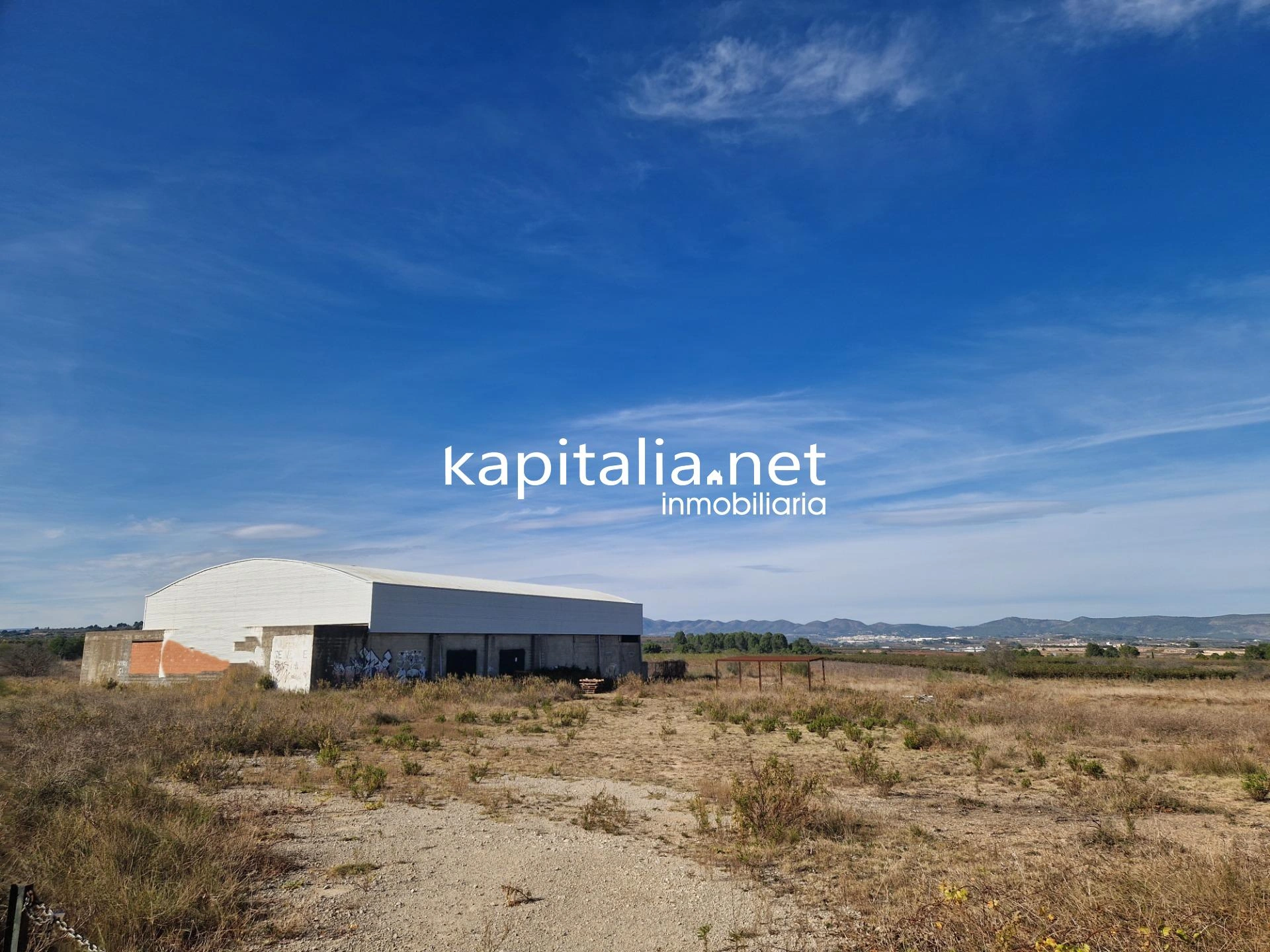 08854 - Nave en venta más 30.000m2 de parcela en Belgida