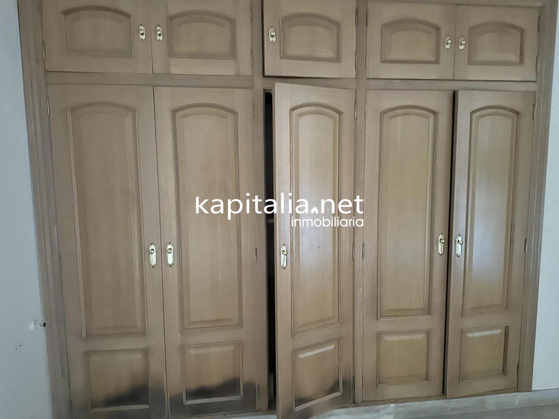 GRAN CASA A LA VENTA EN CENTRO DE BOCAIRENT