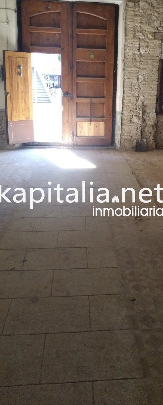 06887 - INTERESANTE CASA A LA VENTA EN ONTINYENT, ZONA CERCA DEL CENTRO COMERCIAL Y DE LA PLAZA CONCEPCION.
