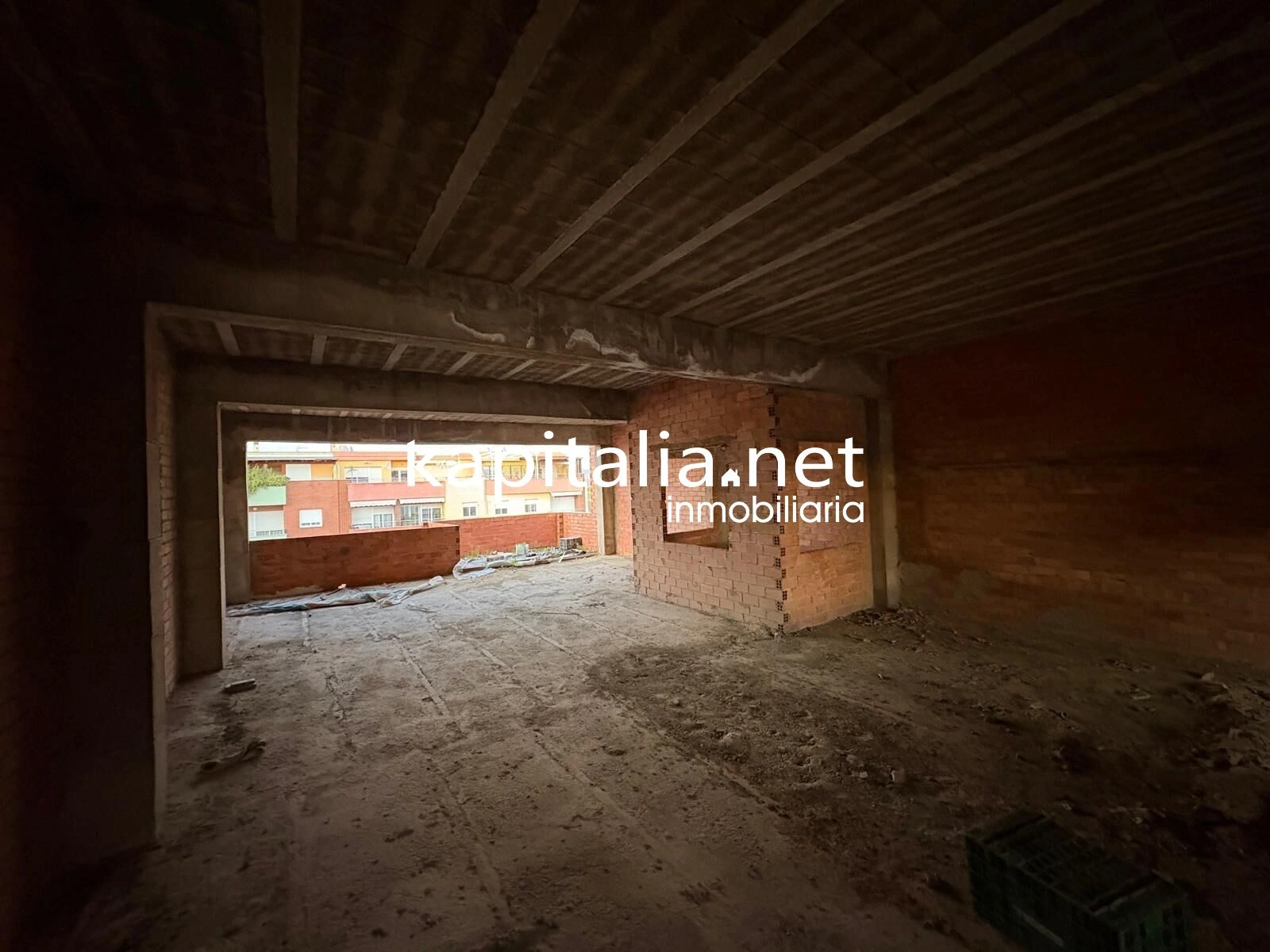EDIFICIO DE 3 PLANTAS PARA TERMINAR DE CONSTRUIR A LA VENTA EN MANUEL