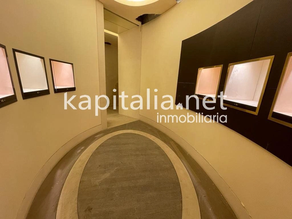 07775 - Commercial premises for rent in the centre of Valencia (Valencia)