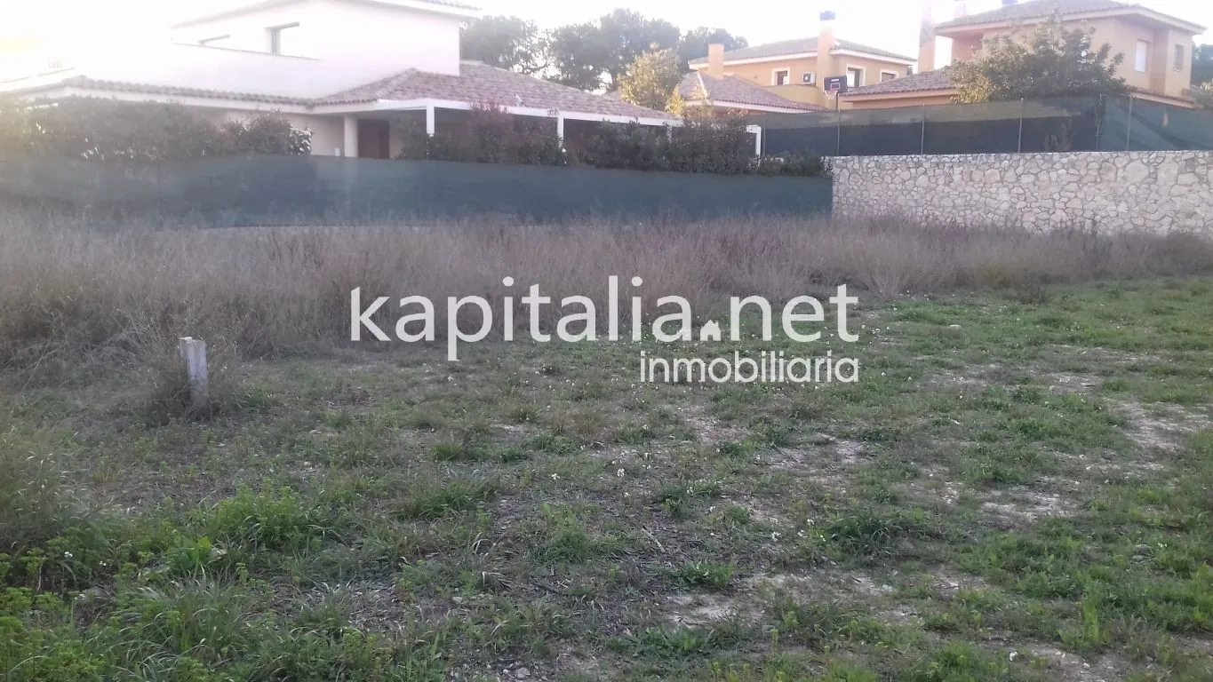 03123 - Parcela en venta en la urbanización las aguas de Ontinyent.