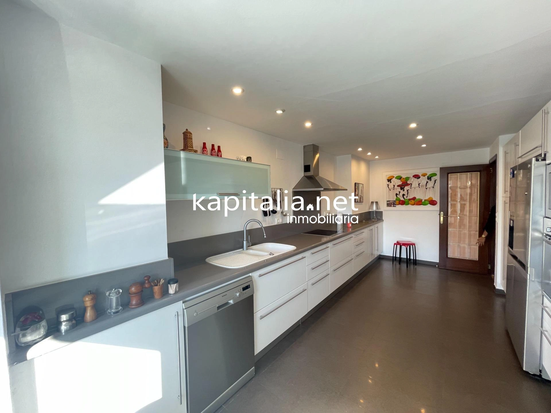 Ático duplex con chimenea y vistas panorámicas