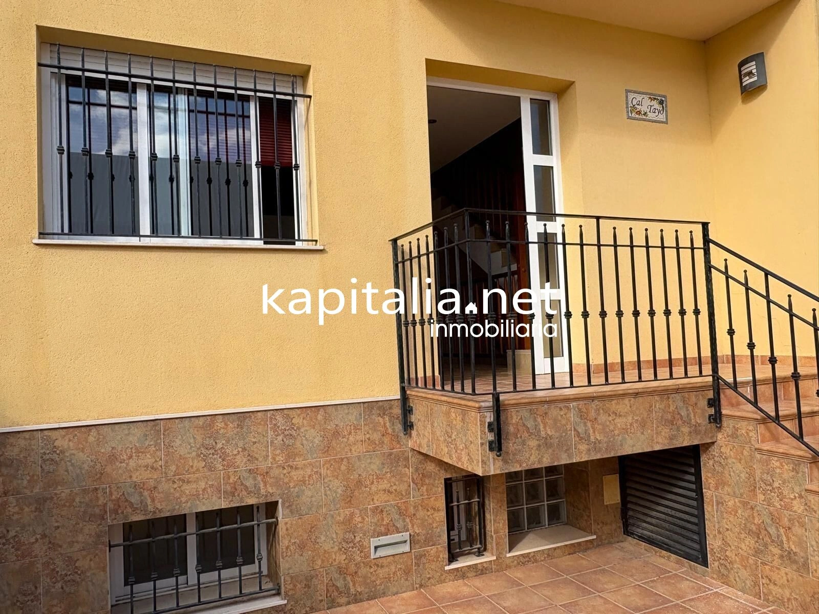 EXCLUSIVE SEMI-DETACHED HOUSE FOR SALE, READY TO MOVE INTO IN ANNA
