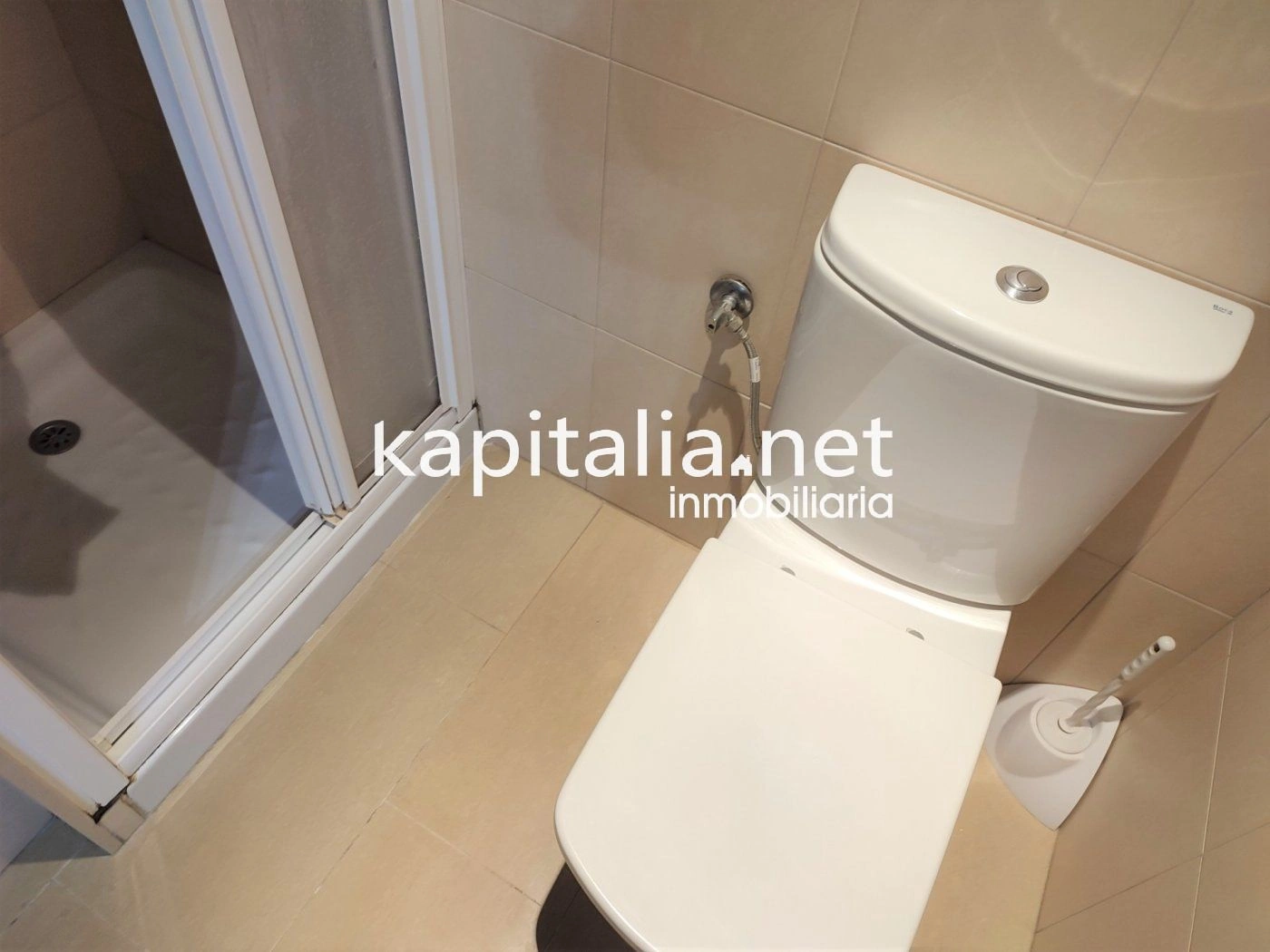 BONITA CASA REFORMADA A LA VENTA EN AGULLENT UBICADA EN ZONA TRANQUILA.