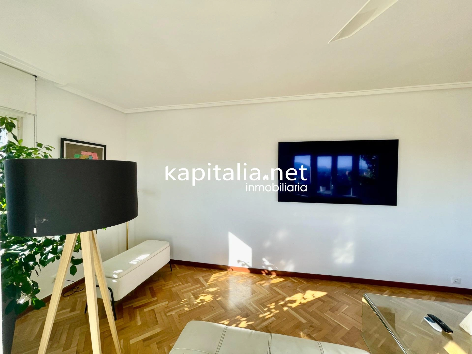 Ático duplex con chimenea y vistas panorámicas