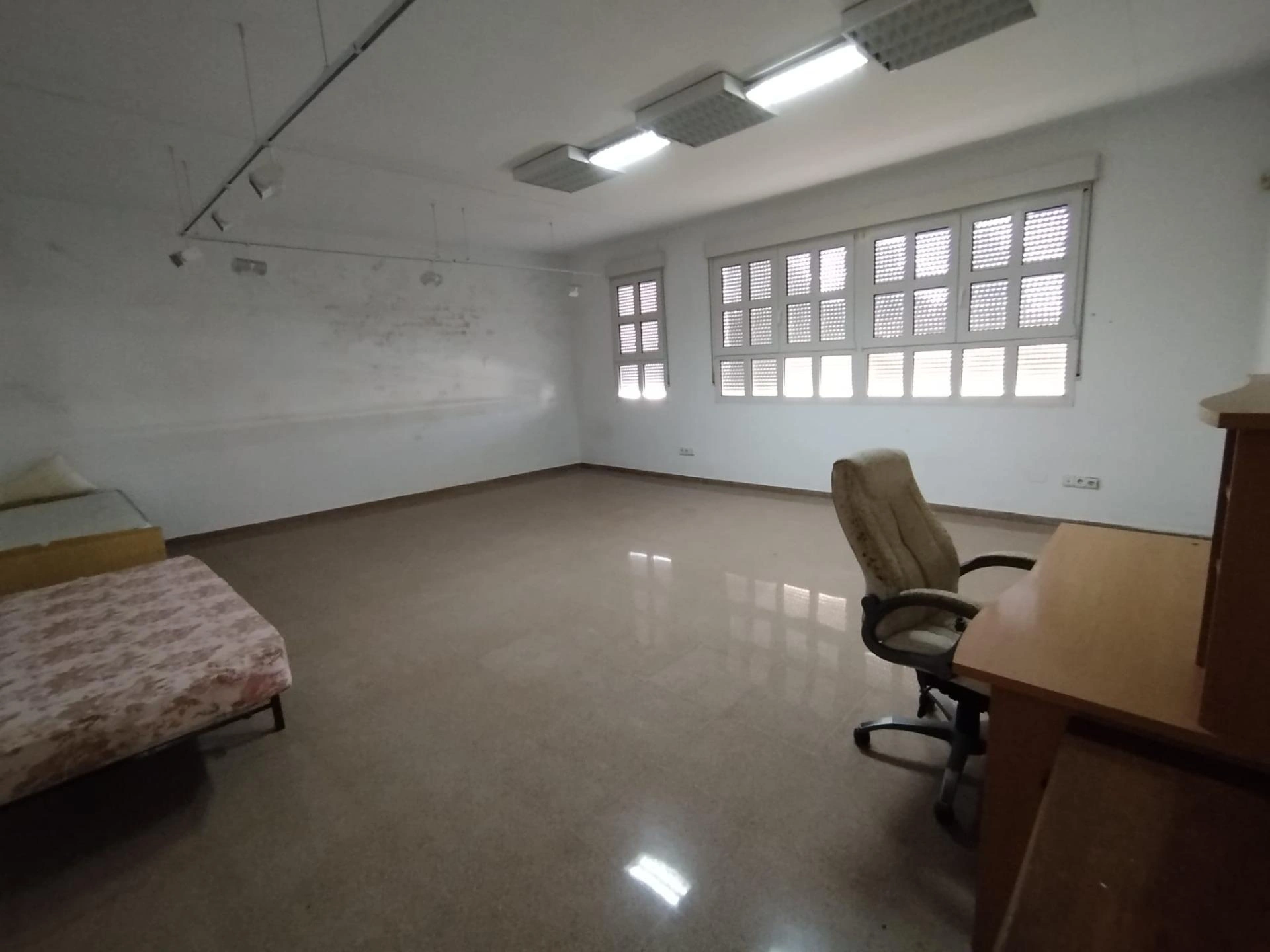 Nave industrial y viviendas con infinitas posibilidades en venta en Bocairent