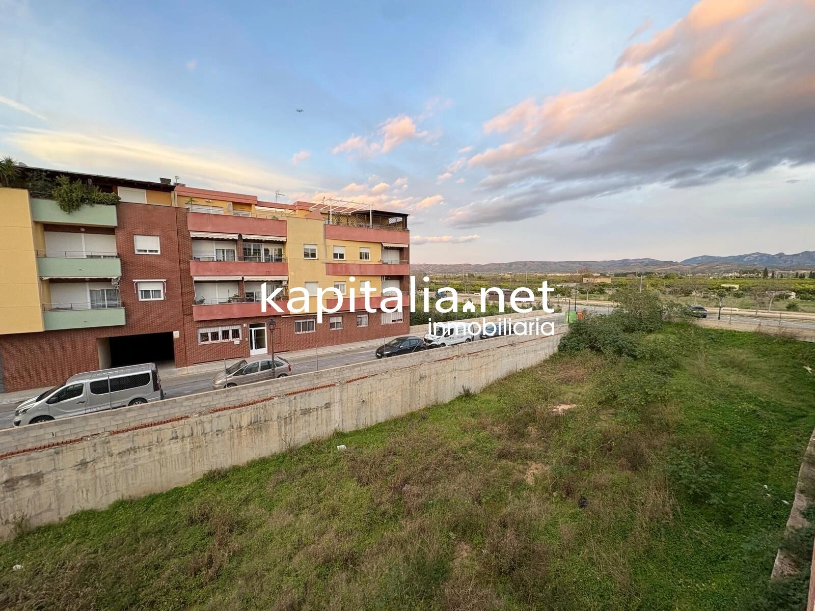 EDIFICIO DE 3 PLANTAS PARA TERMINAR DE CONSTRUIR A LA VENTA EN MANUEL
